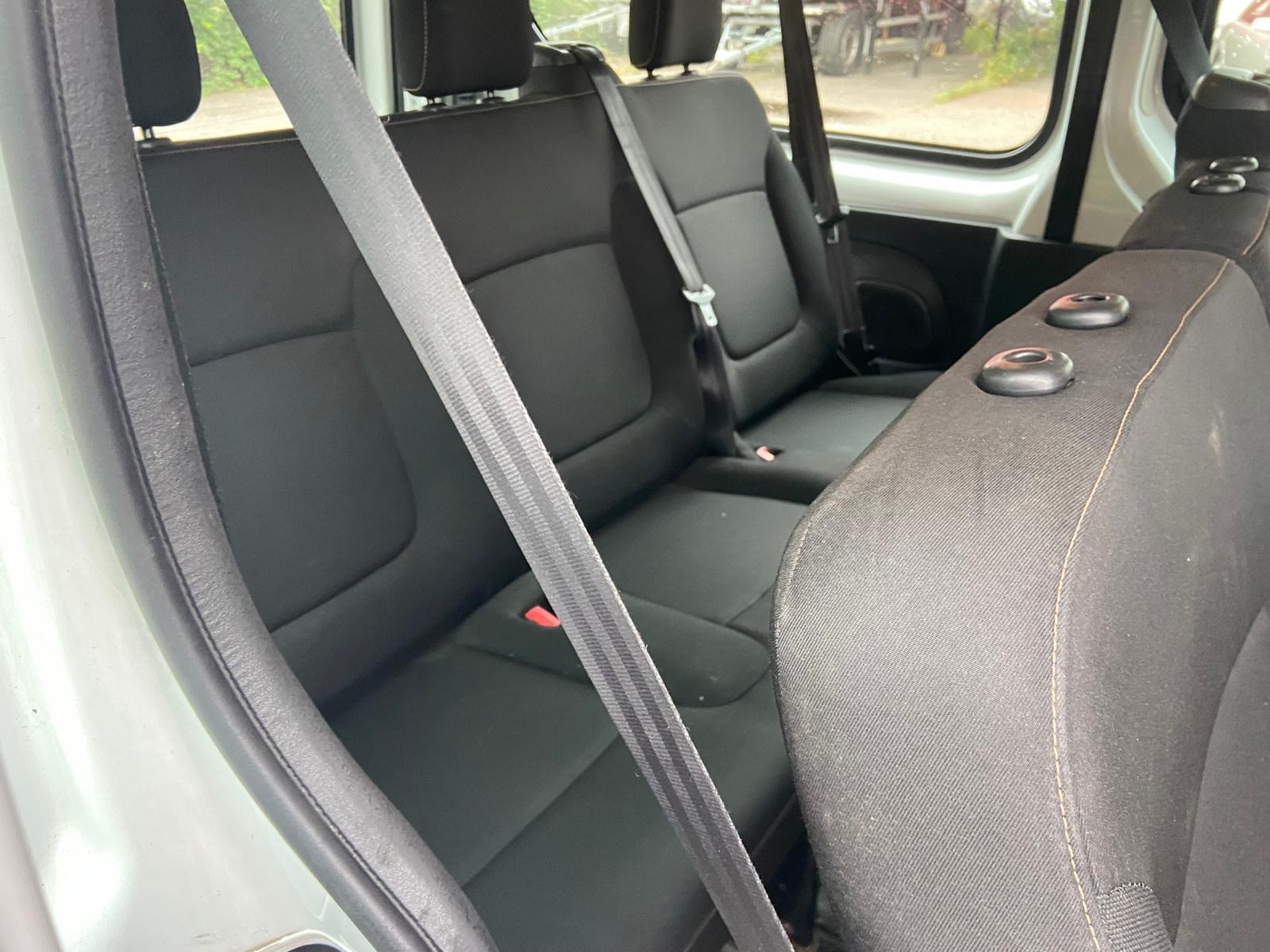 RENAULT Trafic dCi 90 Grand Passenger Authentique-image-6