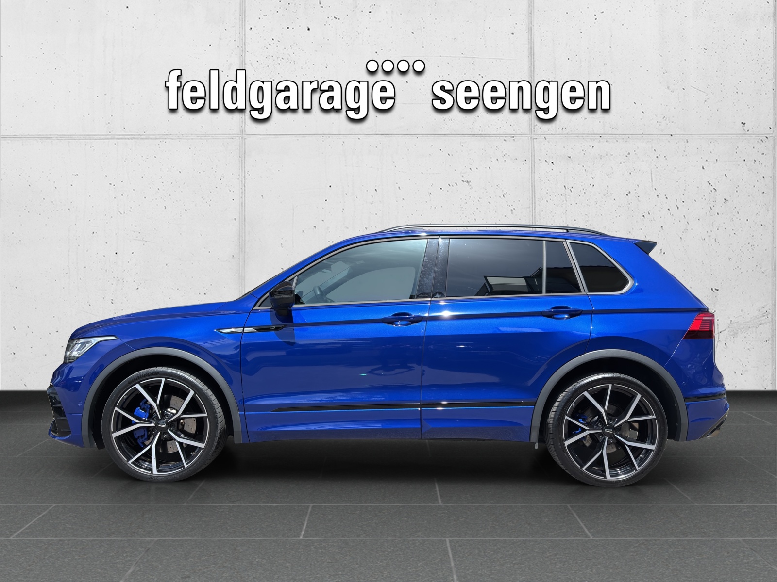 VW Tiguan 2.0TSI R 4Motion DSG mit AHK, Panorama-Ausstell-/Schiebedach & Akrapovic Auspuffanlage-image-1