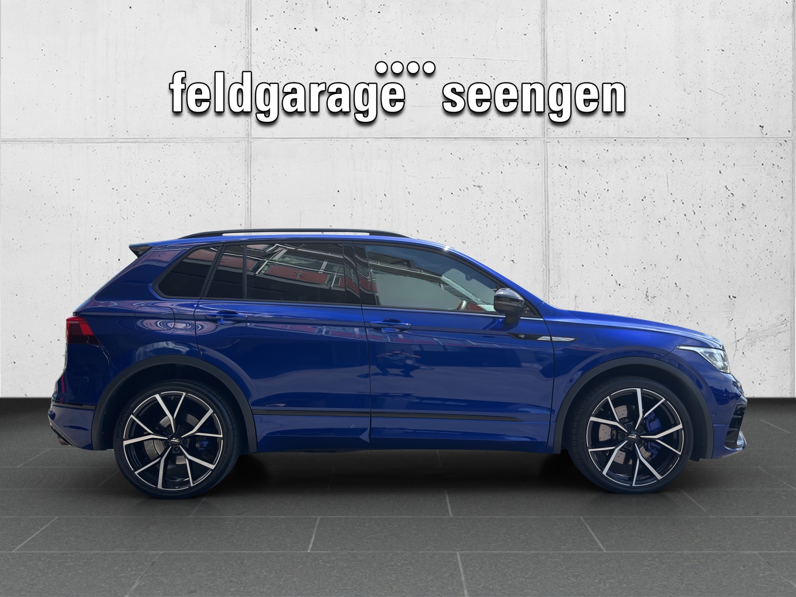 VW Tiguan 2.0TSI R 4Motion DSG mit AHK, Panorama-Ausstell-/Schiebedach & Akrapovic Auspuffanlage-image-3