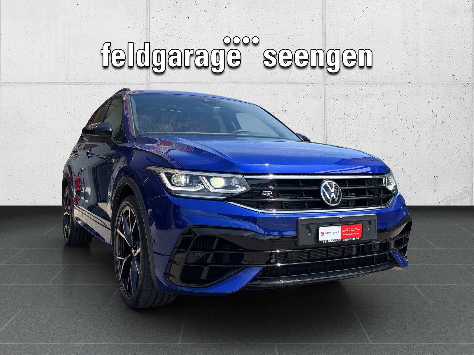 VW Tiguan 2.0TSI R 4Motion DSG mit AHK, Panorama-Ausstell-/Schiebedach & Akrapovic Auspuffanlage-image-2