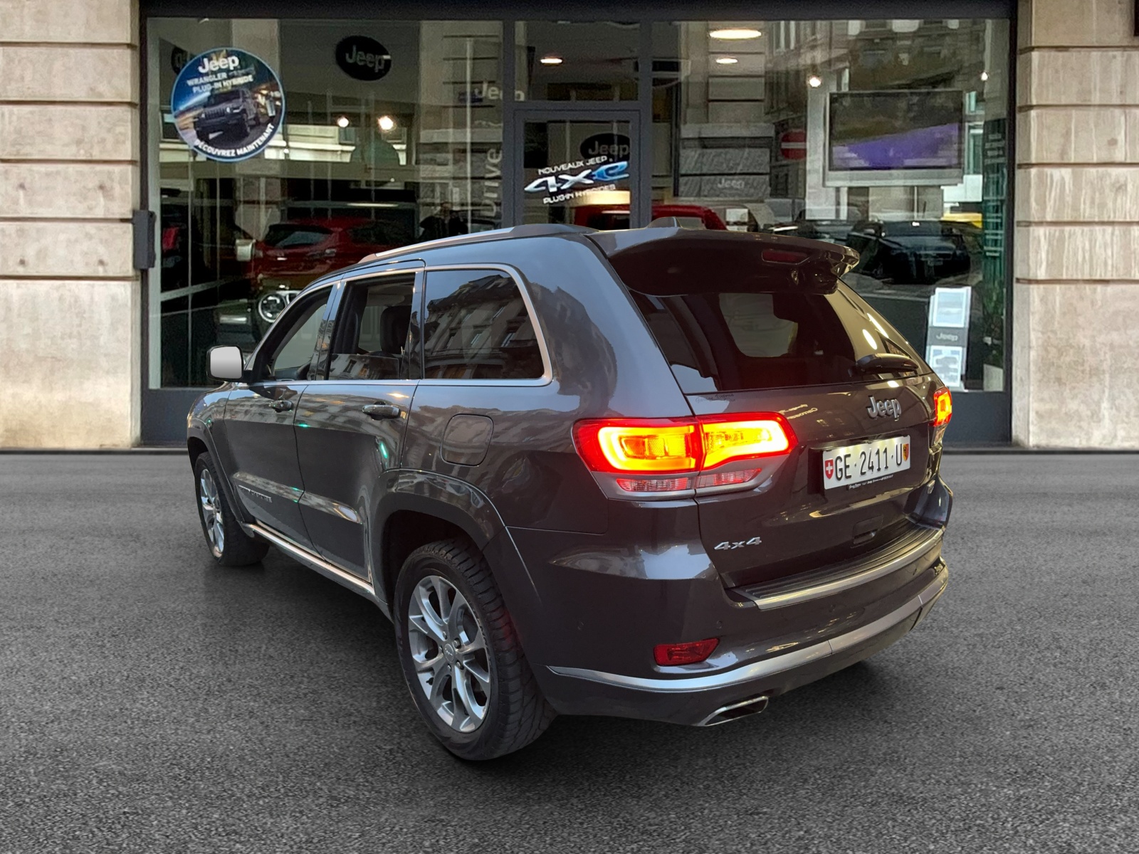 JEEP Grand Cherokee 3.0 CRD Summit Automatic-image-3