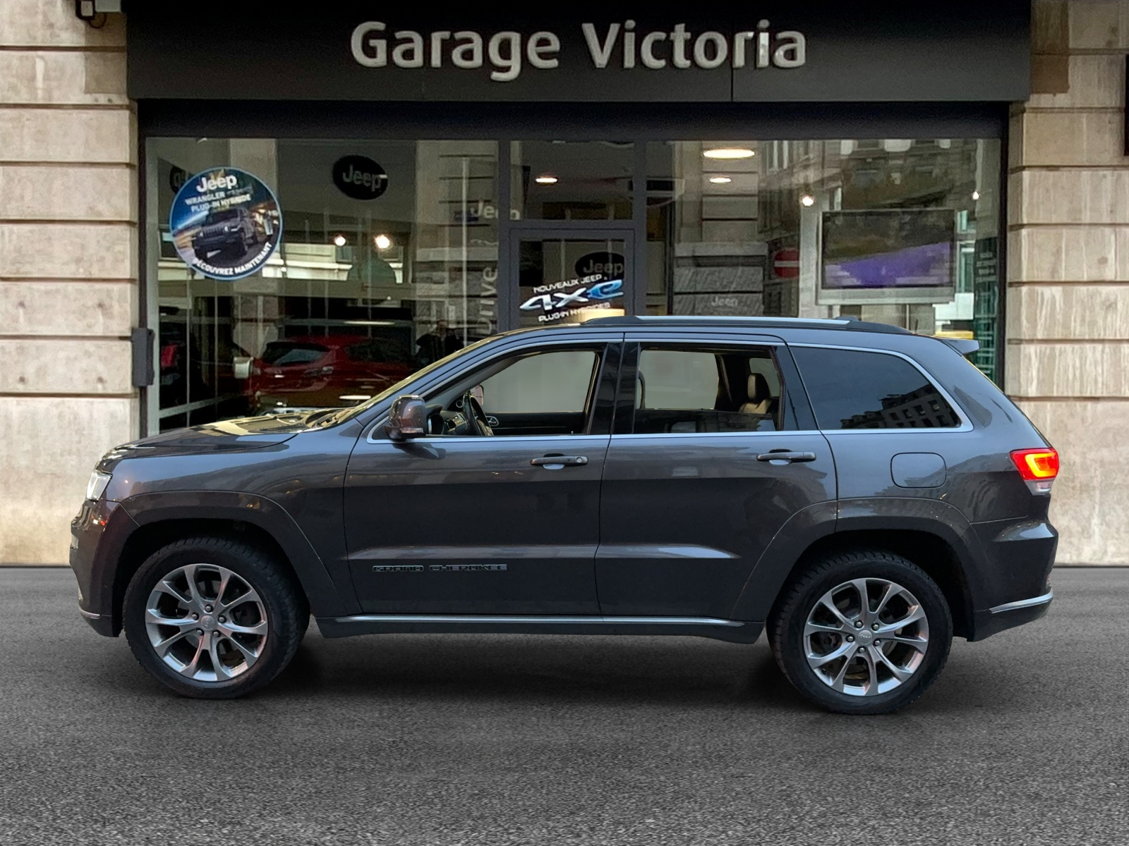 JEEP Grand Cherokee 3.0 CRD Summit Automatic-image-2