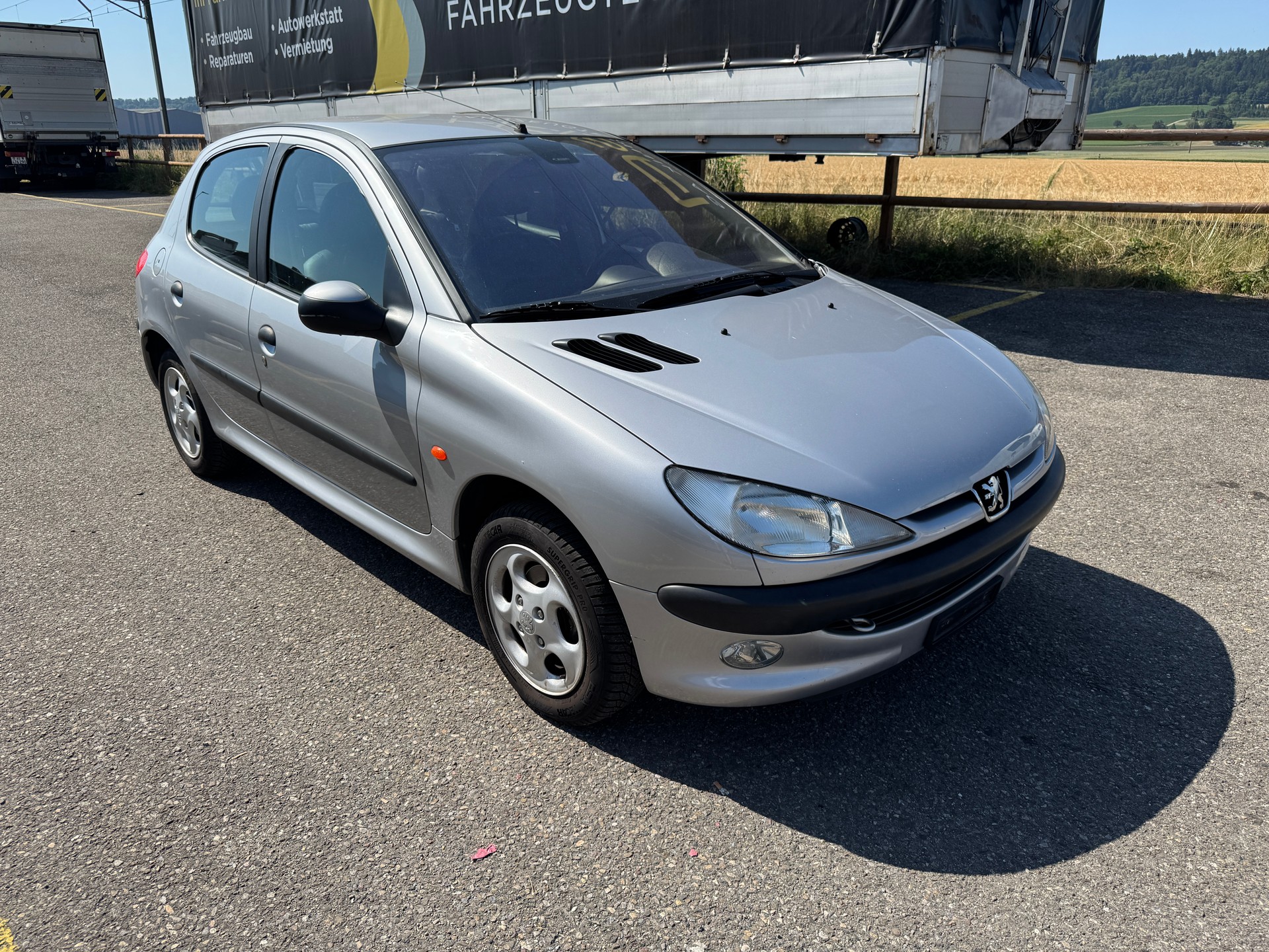 PEUGEOT 206 1.6 XT Premium-image-2