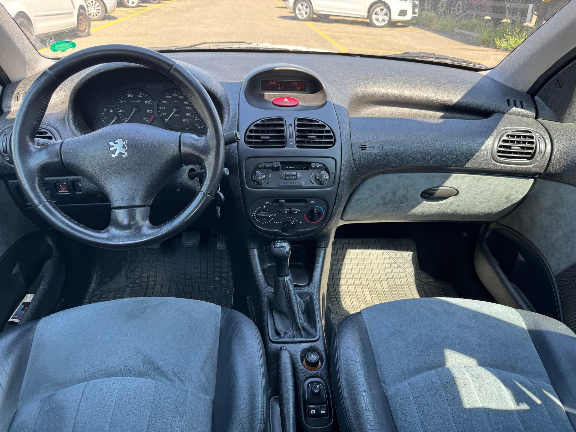 PEUGEOT 206 1.6 XT Premium-image-7