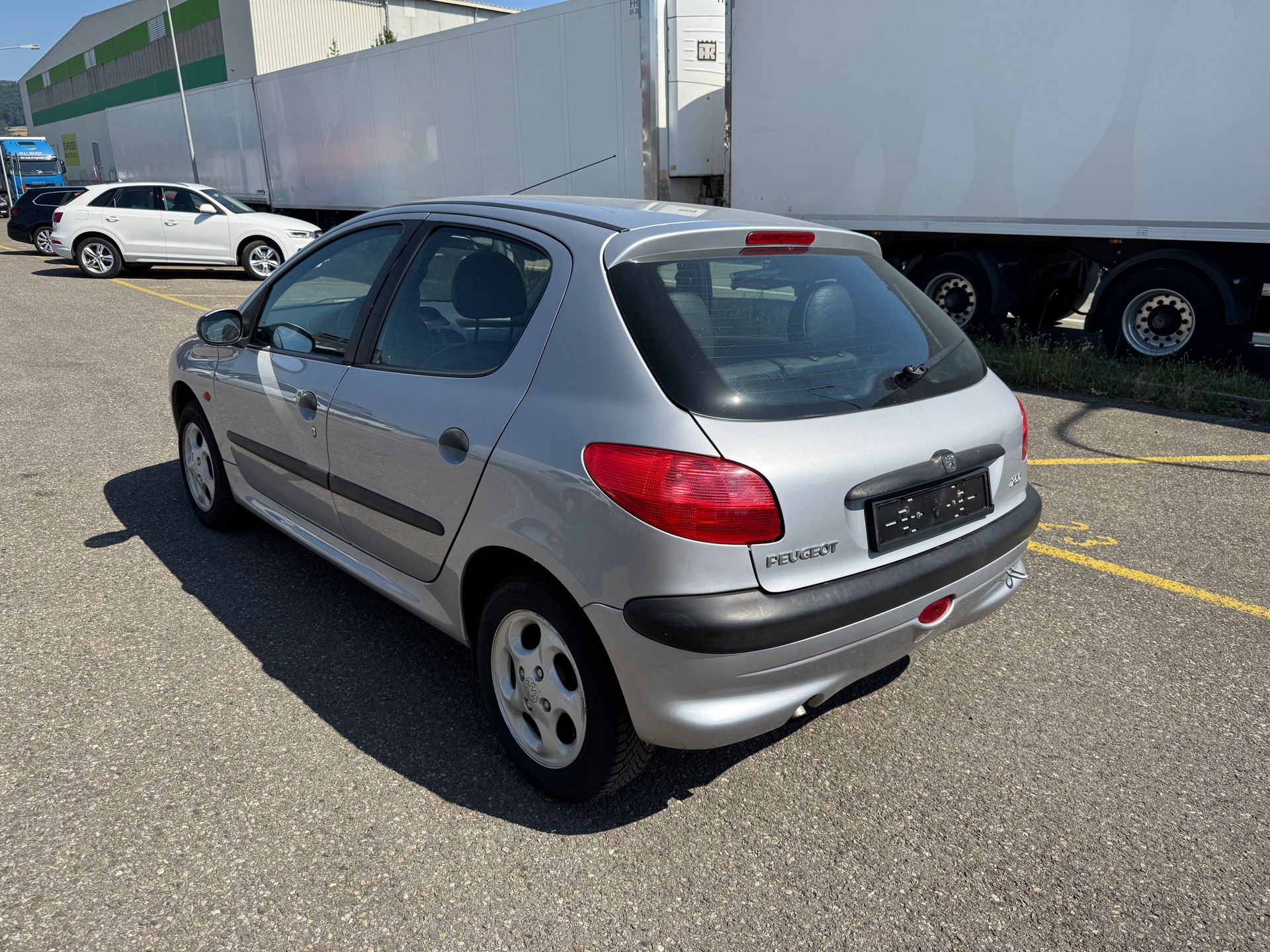 PEUGEOT 206 1.6 XT Premium-image-4