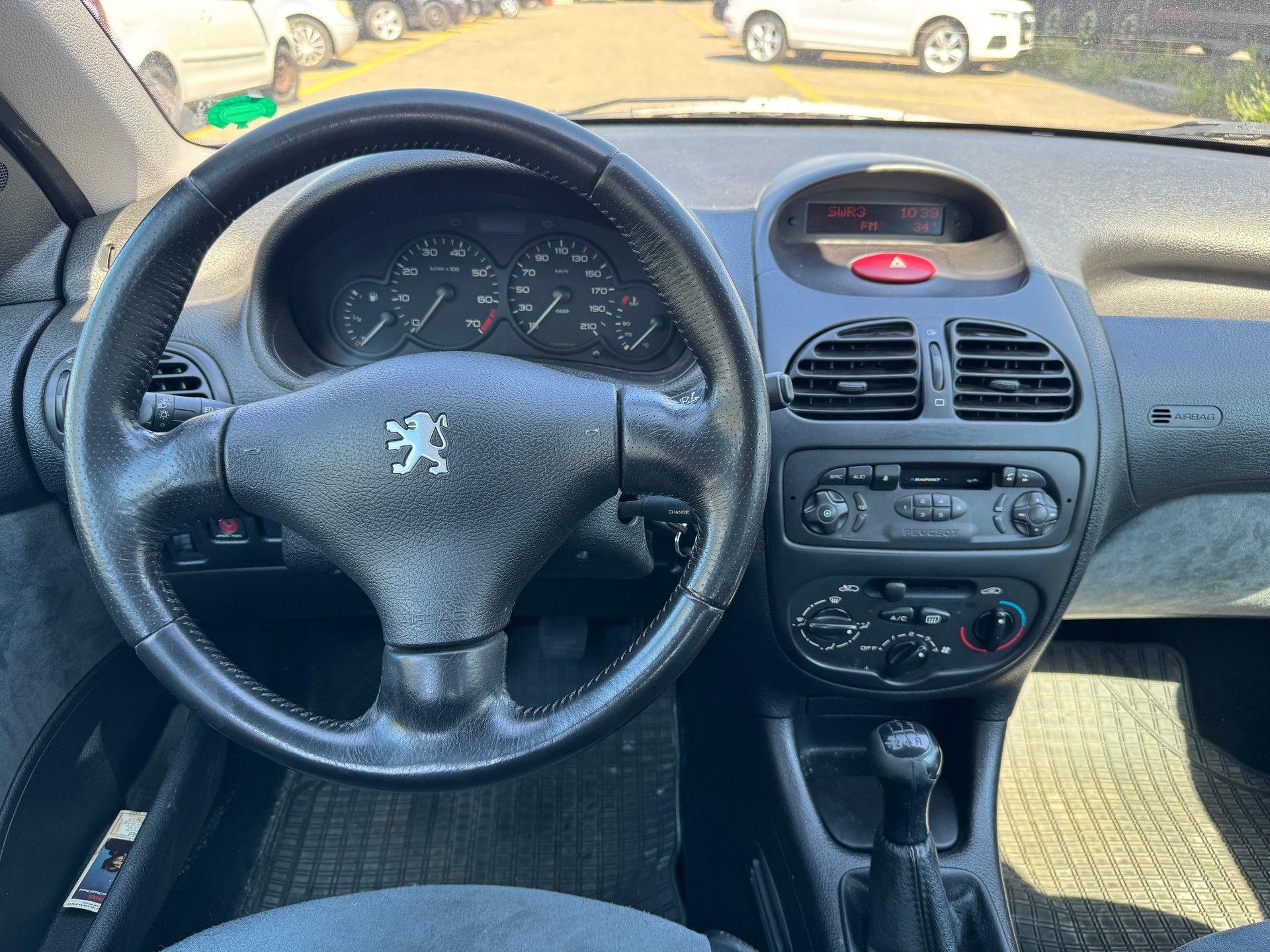 PEUGEOT 206 1.6 XT Premium-image-6