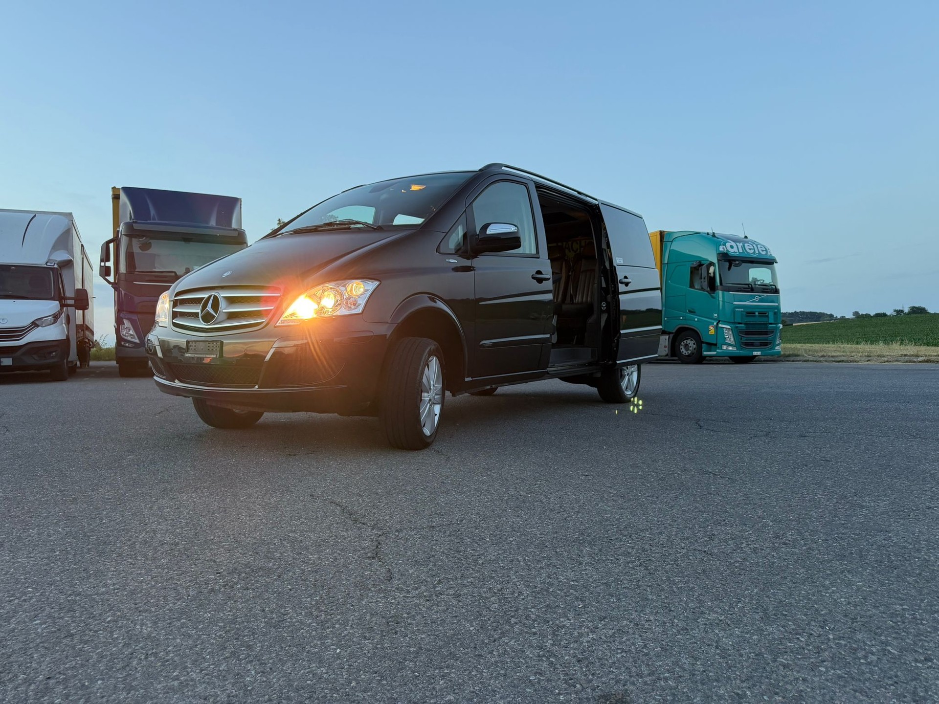 MERCEDES-BENZ Viano 2.2 CDI AmbEd L 4M (Places 8 ) TRANSPORT PROFESSIONNEL DE PERSONNES-showroom-element-1