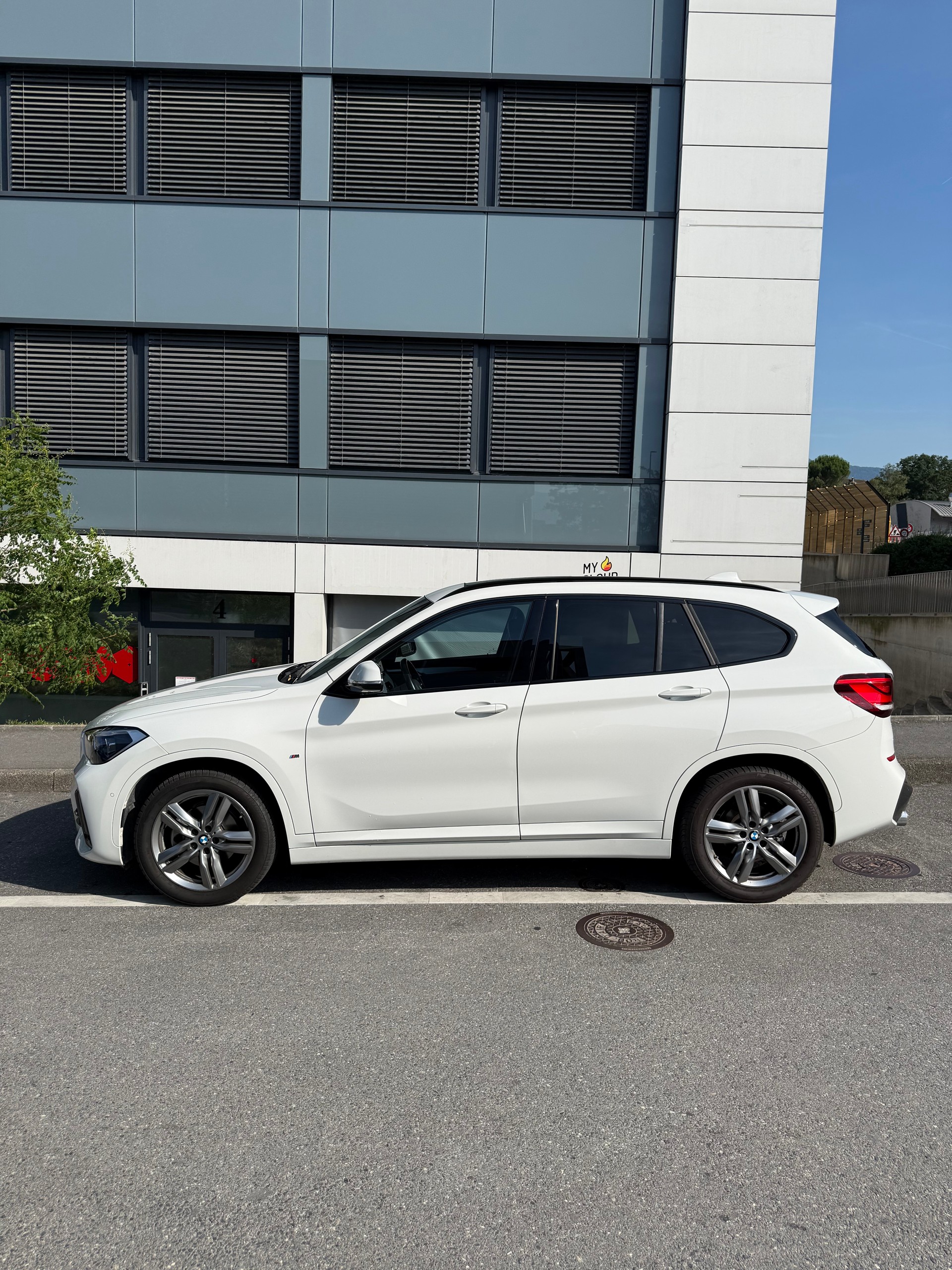 BMW 18d xDrive SAG-image-3