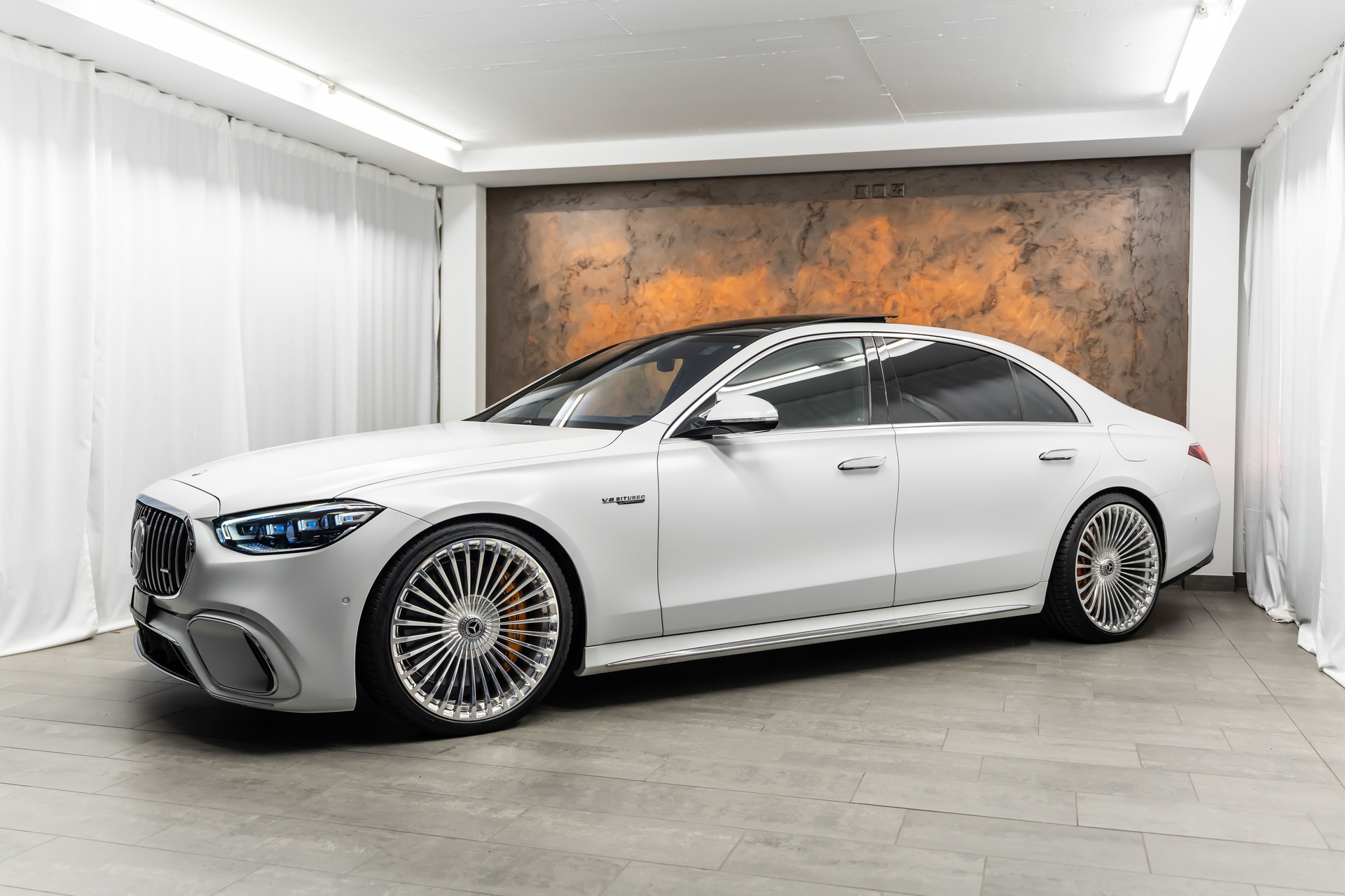 MERCEDES-BENZ S63 AMG E Performance 4Matic Lang Sonderedition *Manufaktur*Keramik*Magno*Fond-TV*-showroom-element-1