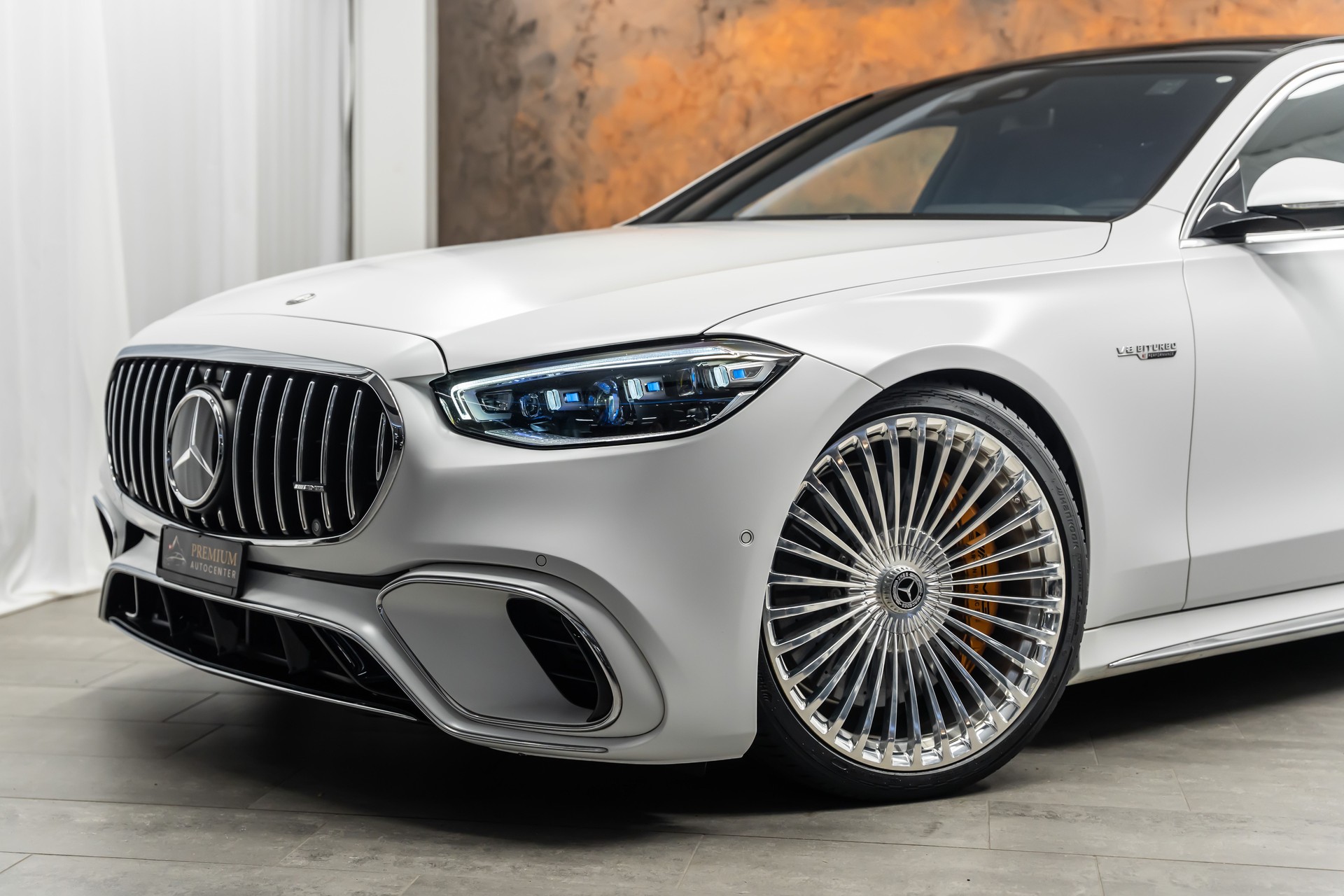 MERCEDES-BENZ S63 AMG E Performance 4Matic Lang Sonderedition *Manufaktur*Keramik*Magno*Fond-TV*-showroom-element-2