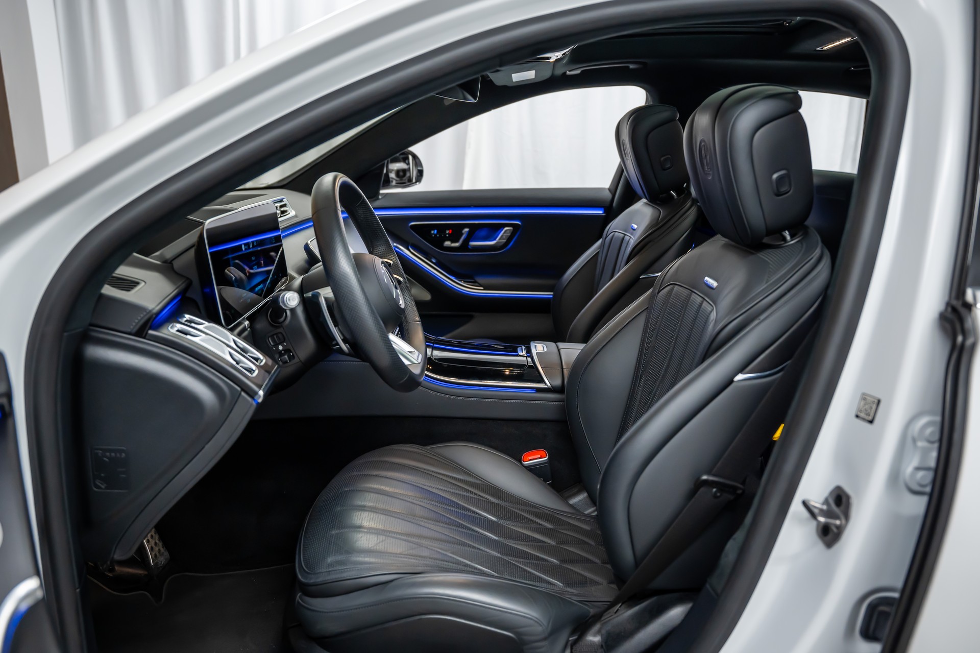 MERCEDES-BENZ S63 AMG E Performance 4Matic Lang Sonderedition *Manufaktur*Keramik*Magno*Fond-TV*-image-12