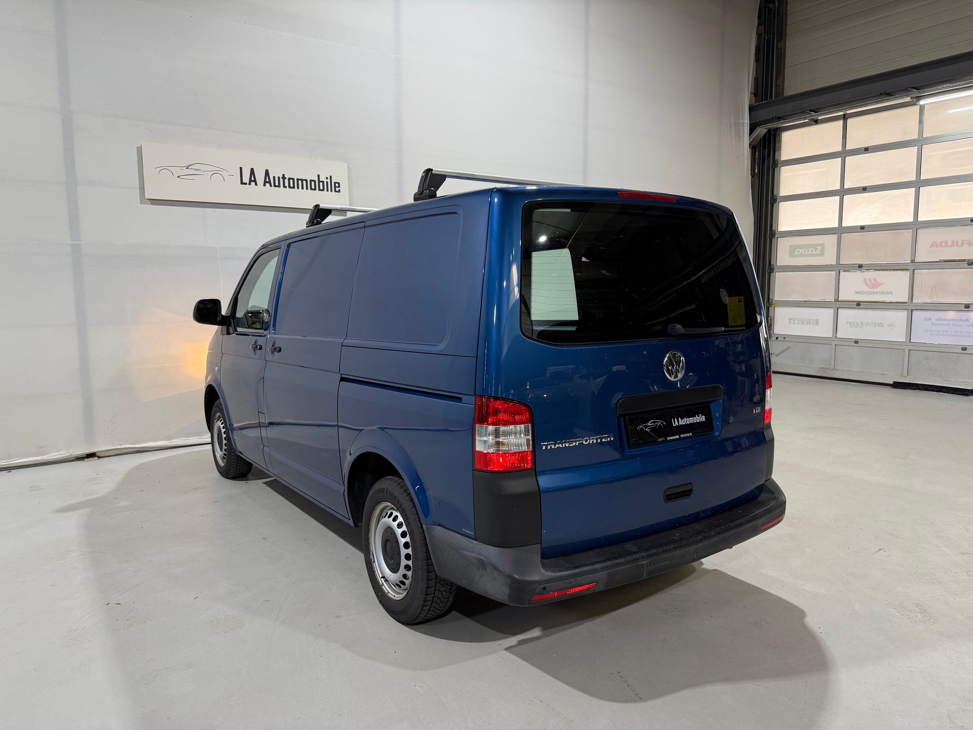 VW T5 2.0 TDI Transporter DSG-image-9