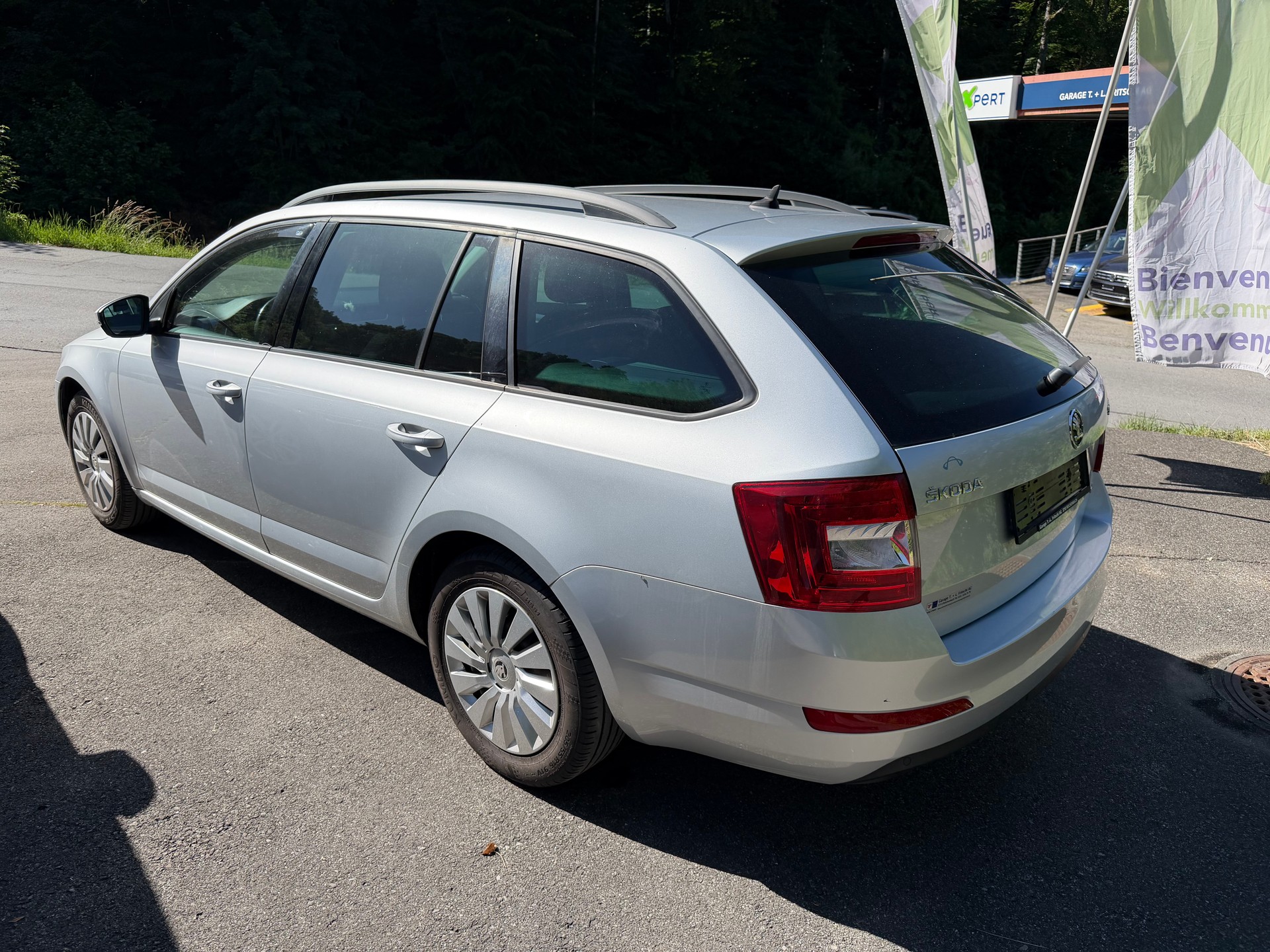 SKODA Octavia Combi 1.6 TDI Ambition 4x4-image-3