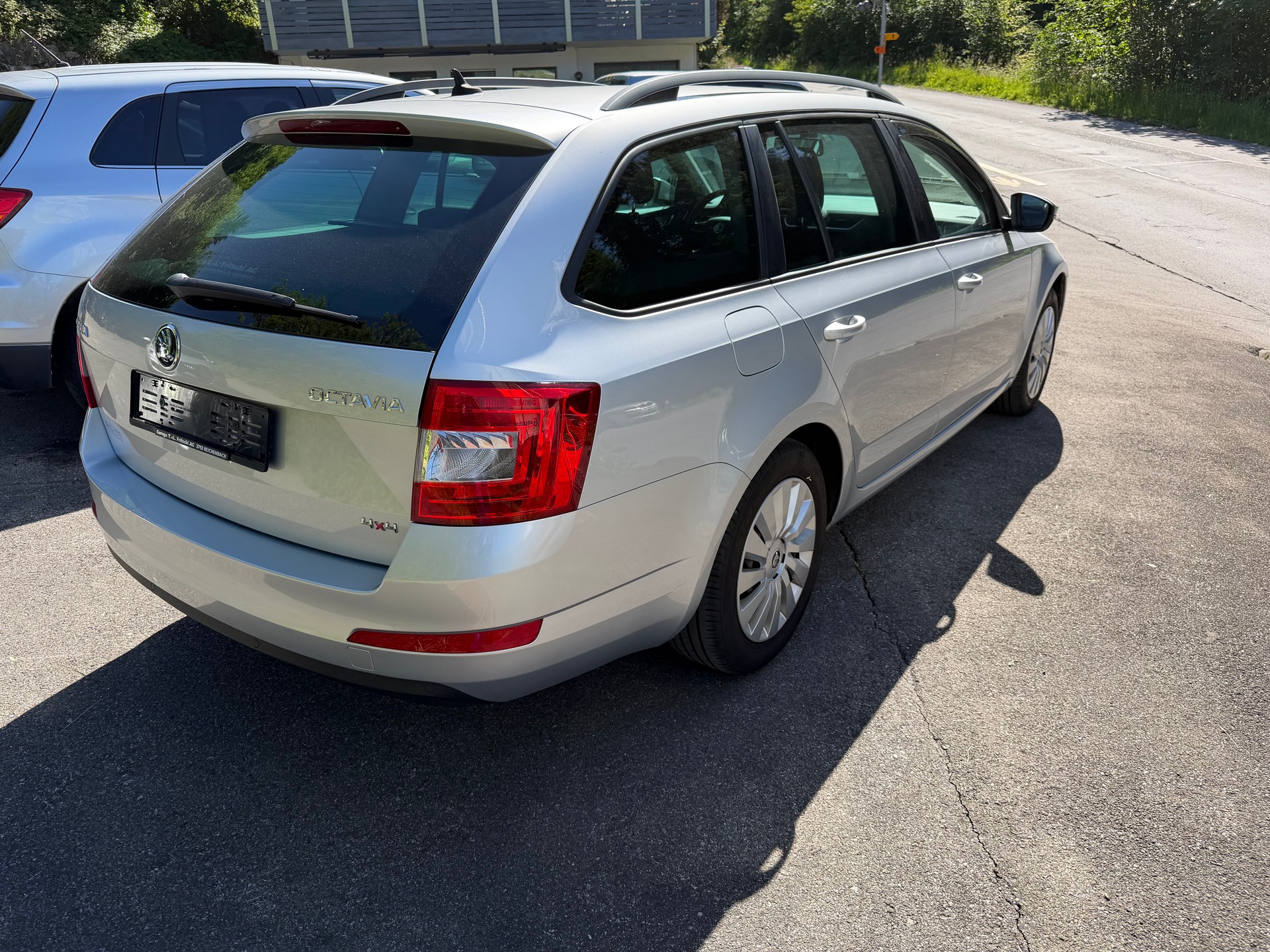 SKODA Octavia Combi 1.6 TDI Ambition 4x4-image-2