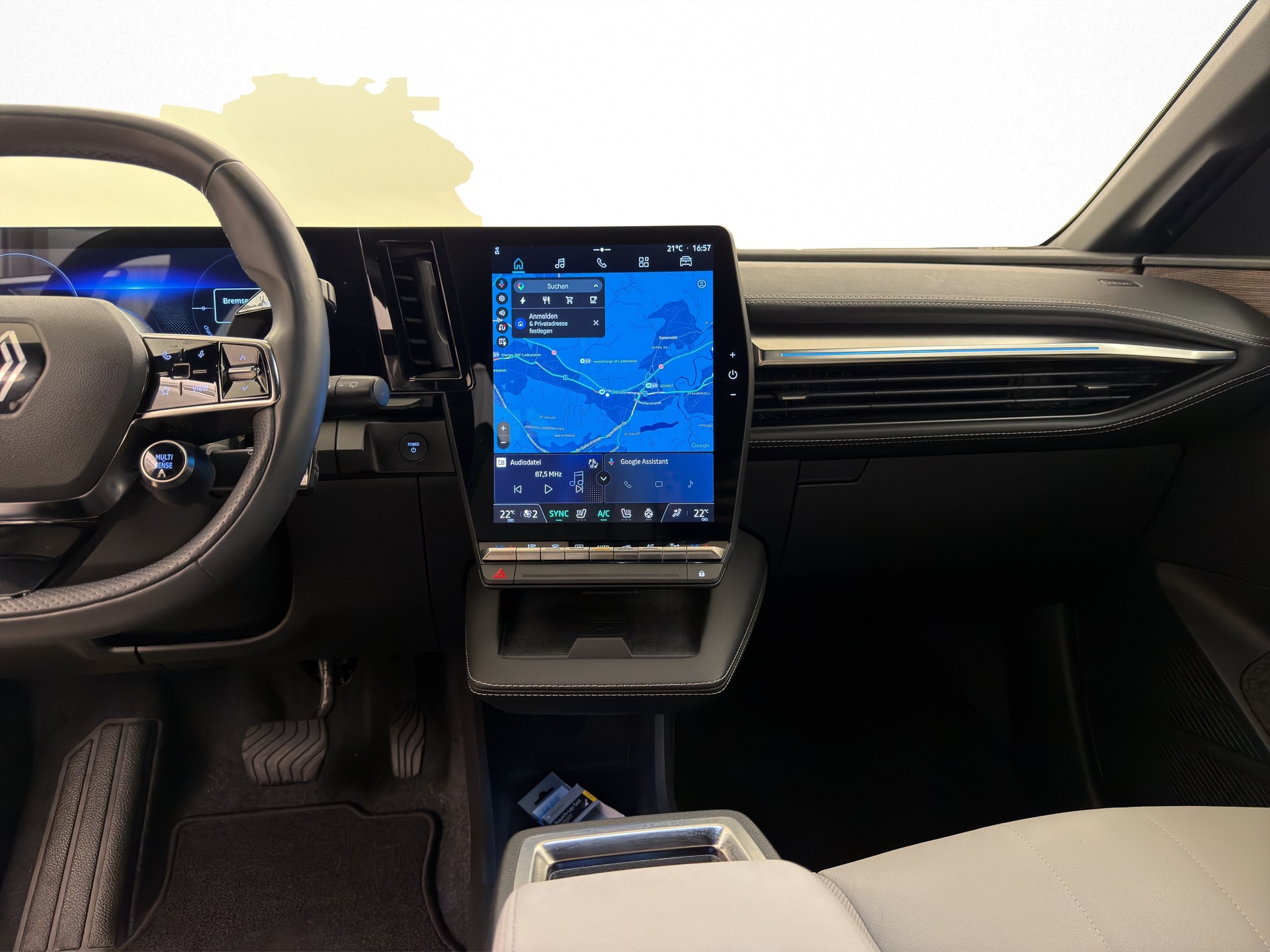 RENAULT Megane E-Tech-image-10