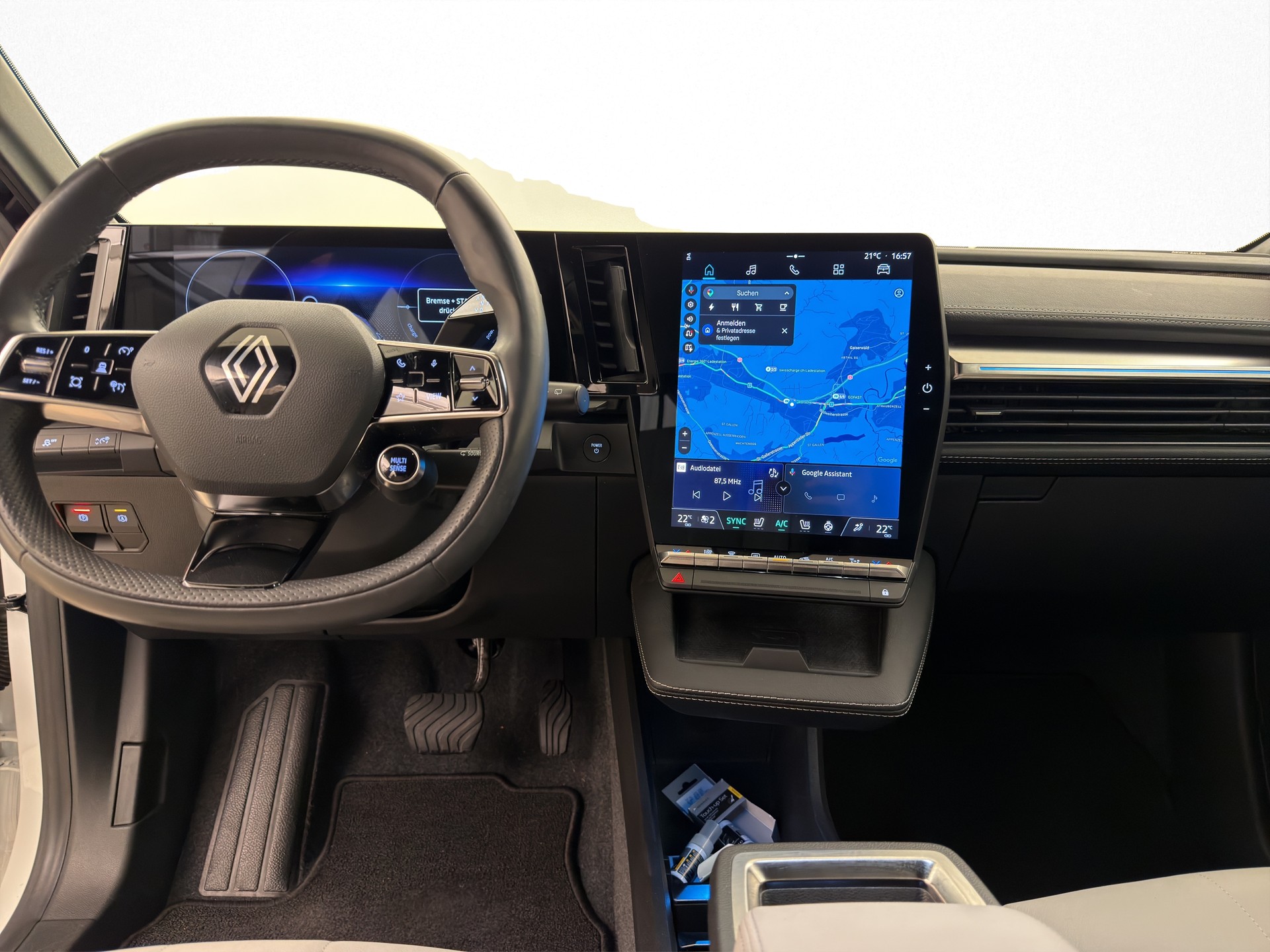 RENAULT Megane E-Tech-image-9