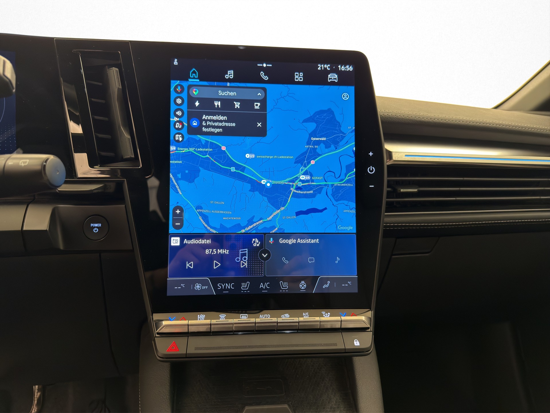 RENAULT Megane E-Tech-image-11