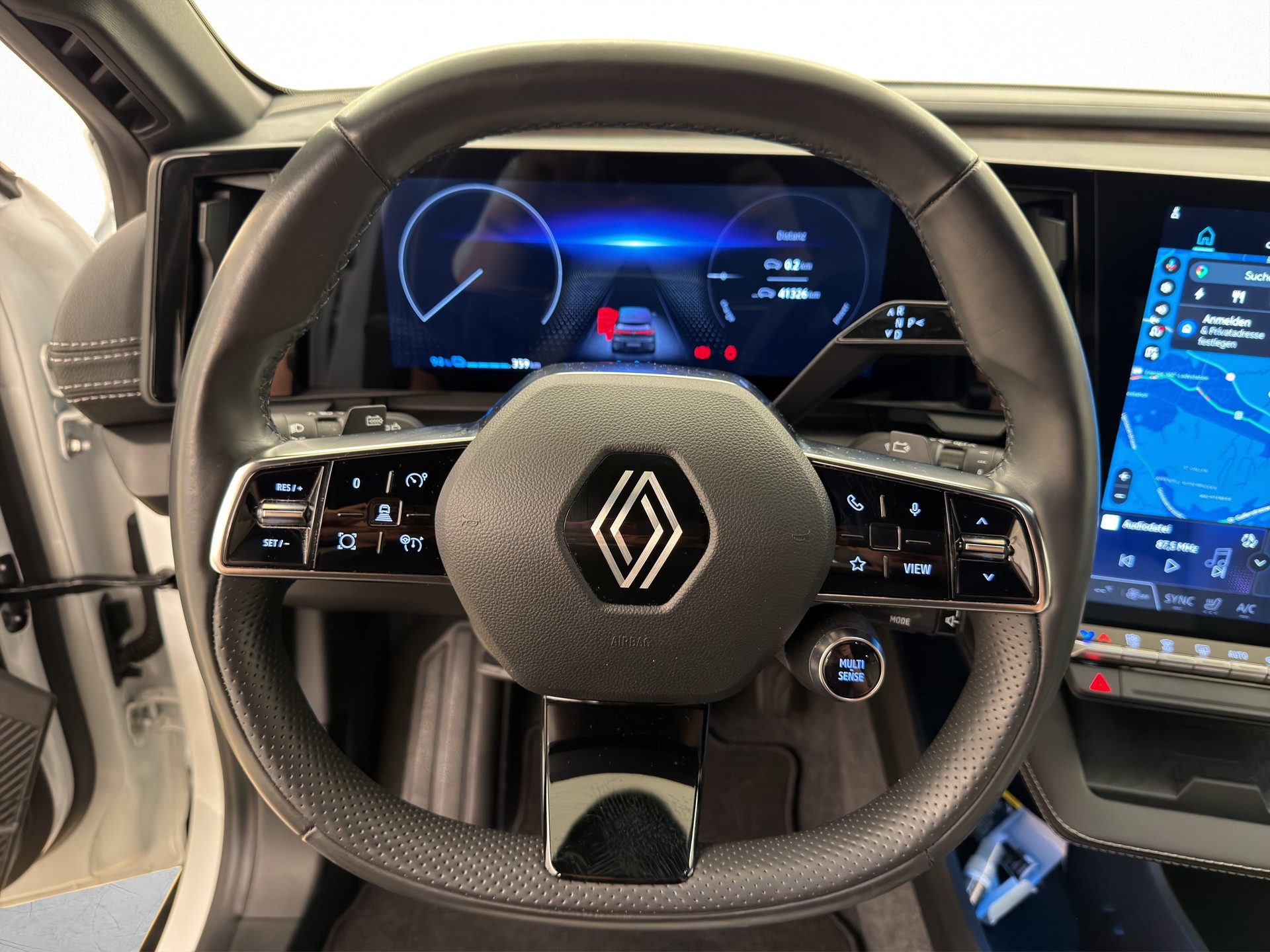 RENAULT Megane E-Tech-image-7