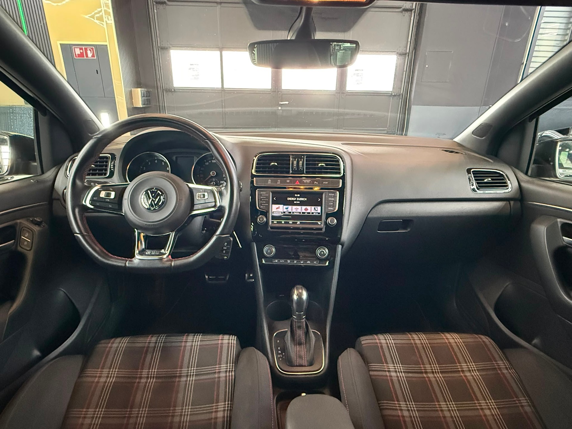 VW Polo 1.8 TSI GTI DSG-image-12