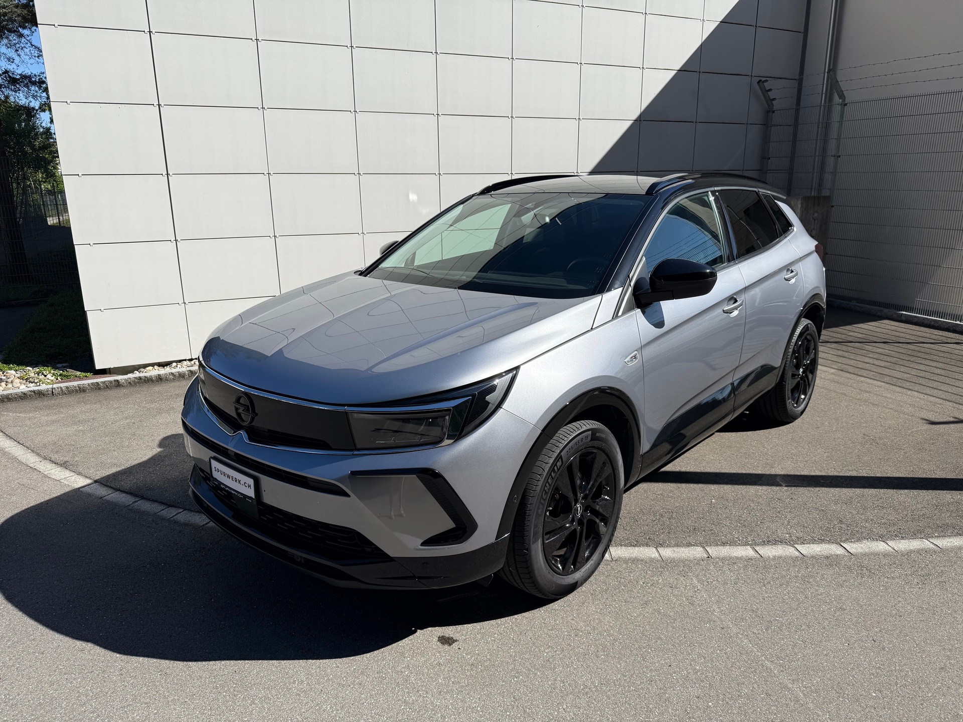 OPEL Grandland 1.2i TP Blitz Automatik-image-0