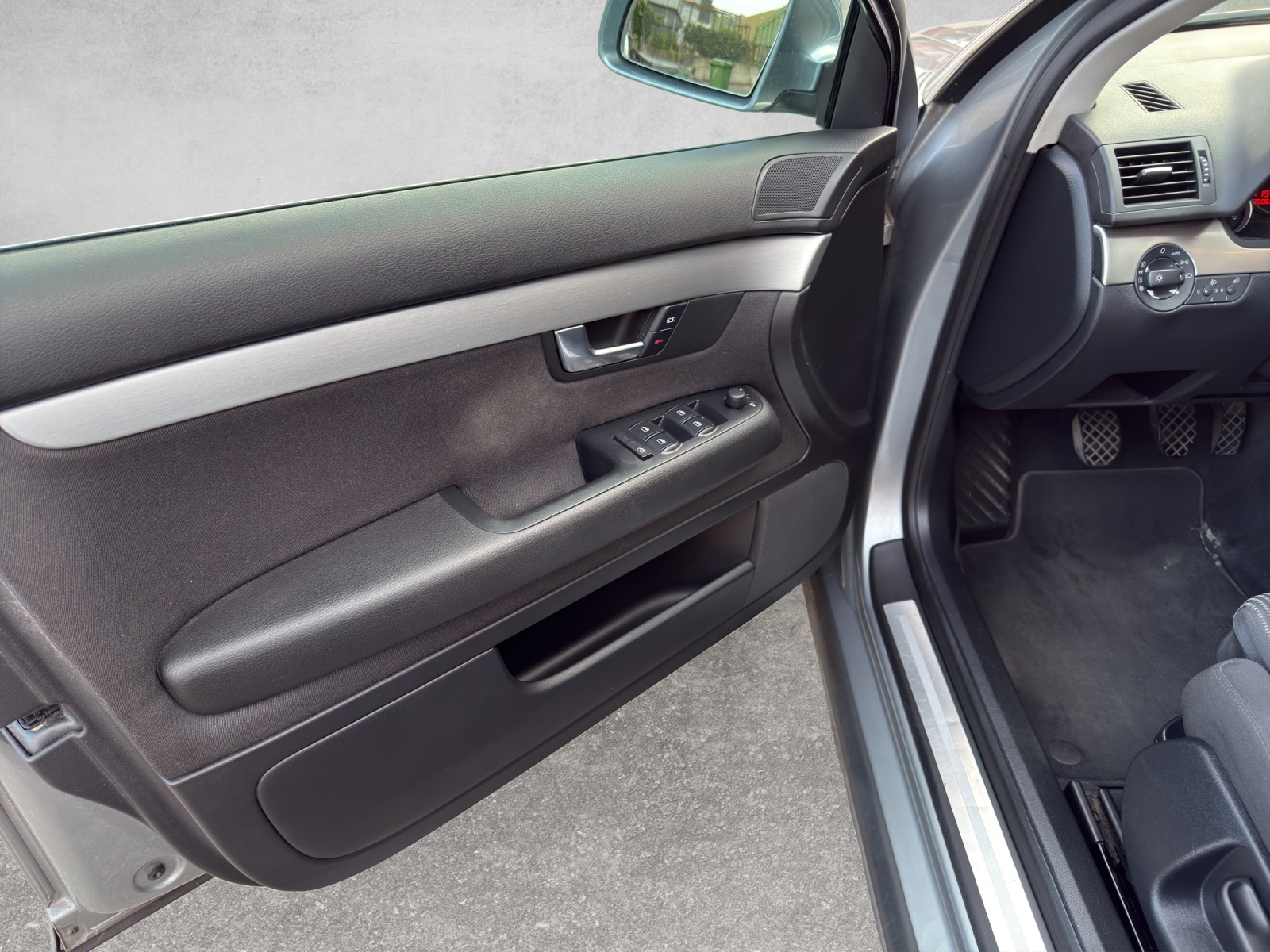 AUDI A4 Avant 1.8 Turbo-image-14