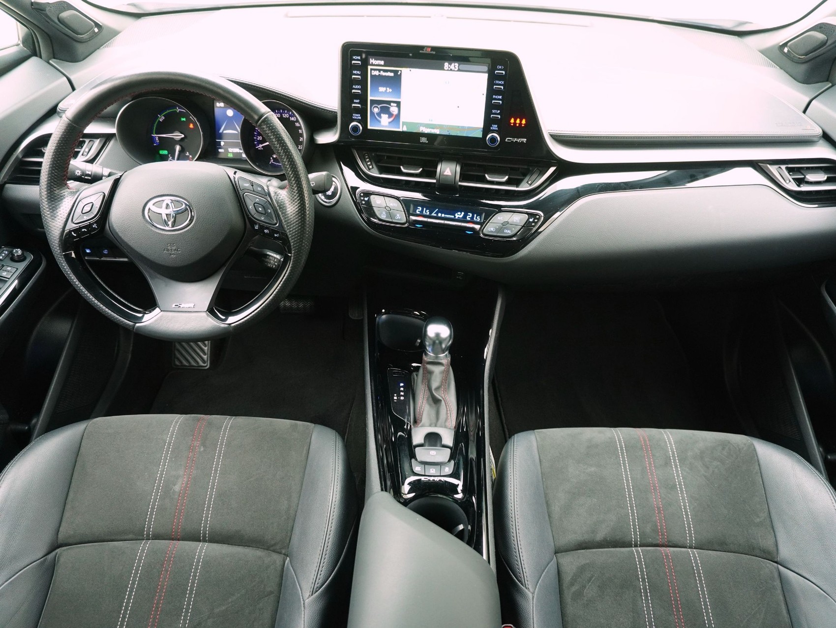 TOYOTA C-HR 2.0 VVTi HSD GR Sport-image-12