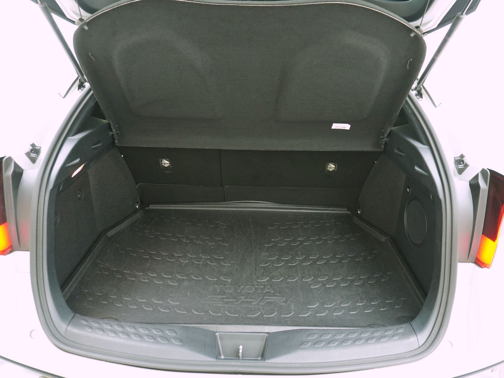 TOYOTA C-HR 2.0 VVTi HSD GR Sport-image-20