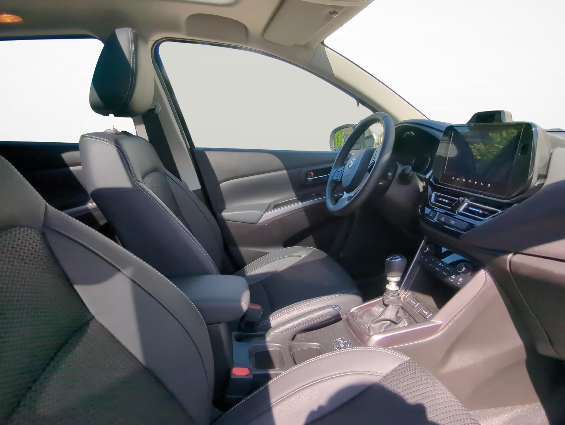 SUZUKI S-Cross 1.4 T Compact Top Hybrid 4x4-image-9