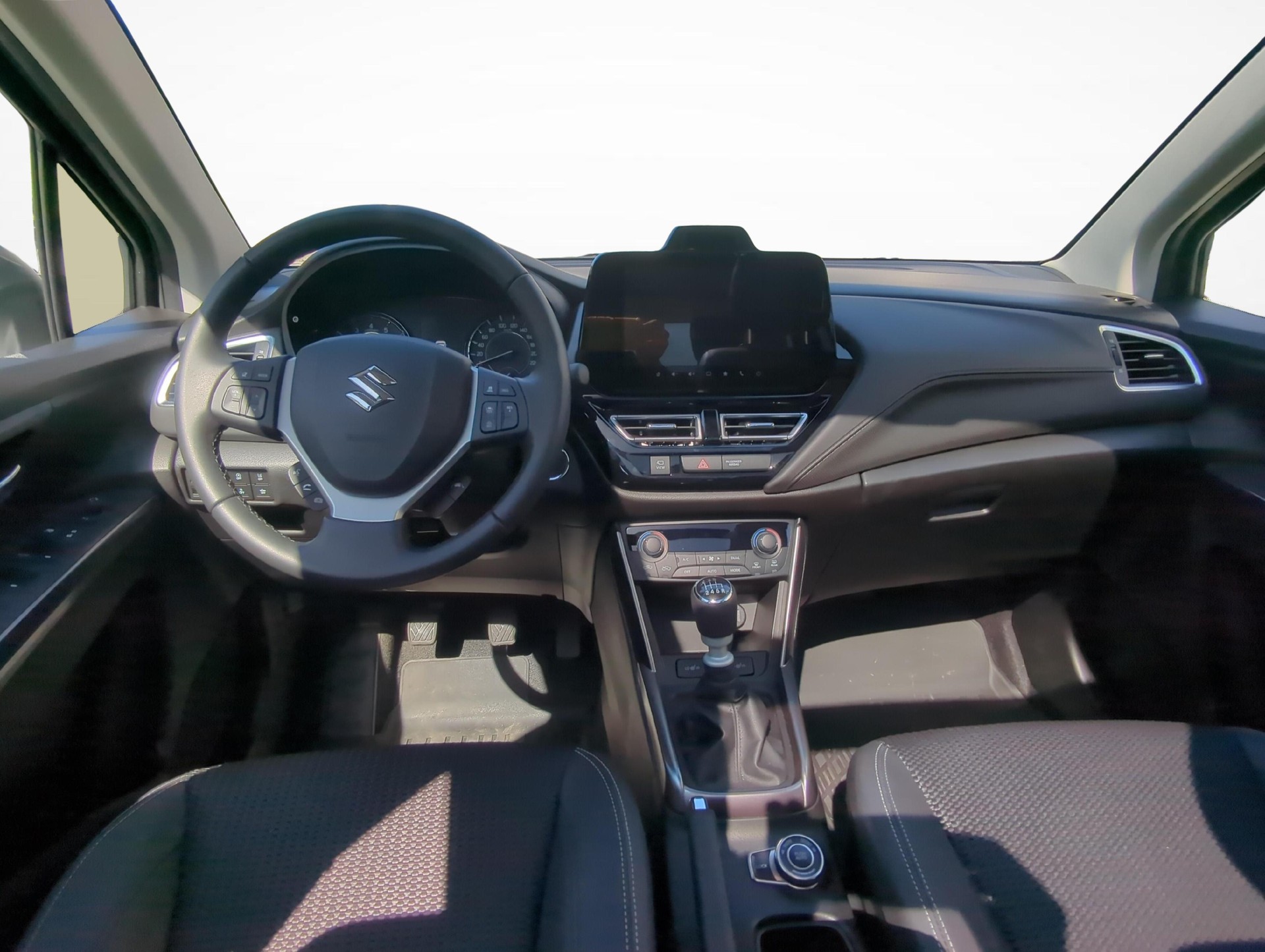 SUZUKI S-Cross 1.4 T Compact Top Hybrid 4x4-image-8