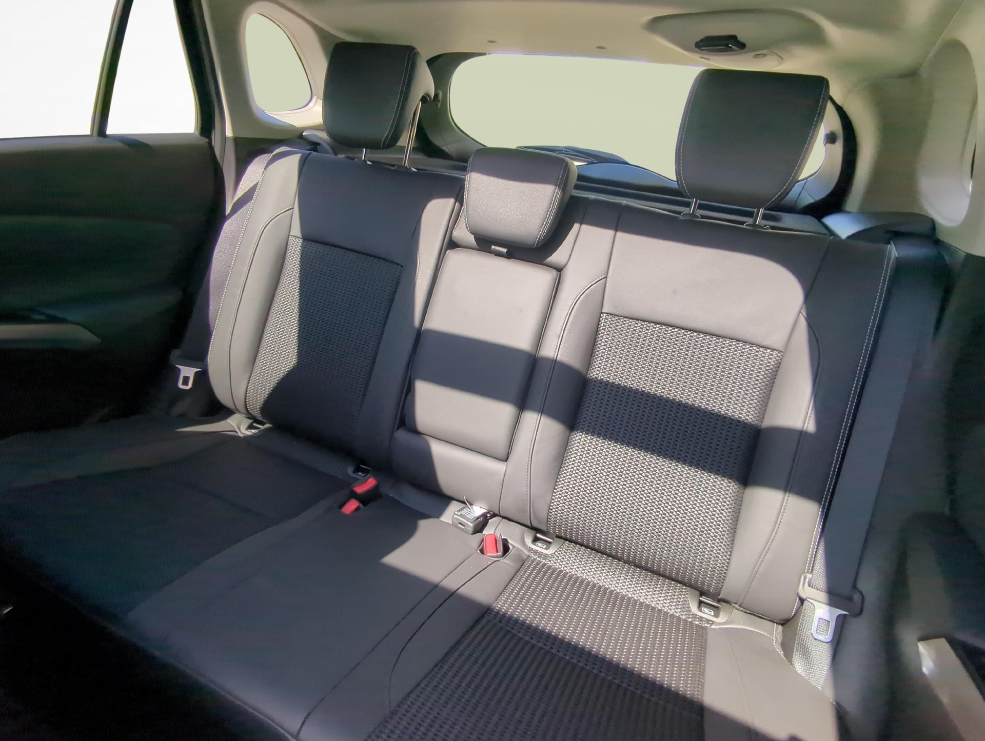 SUZUKI S-Cross 1.4 T Compact Top Hybrid 4x4-image-10