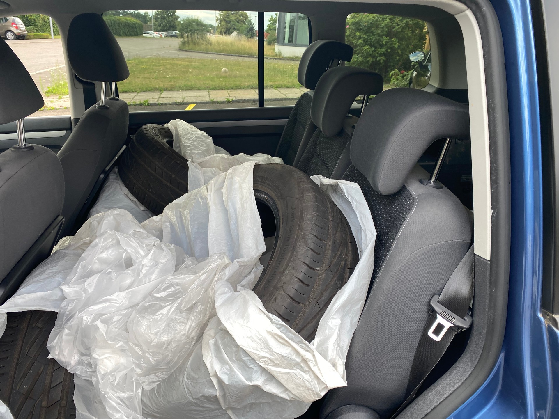 VW Touran 1.4 TSI Team DSG-image-9