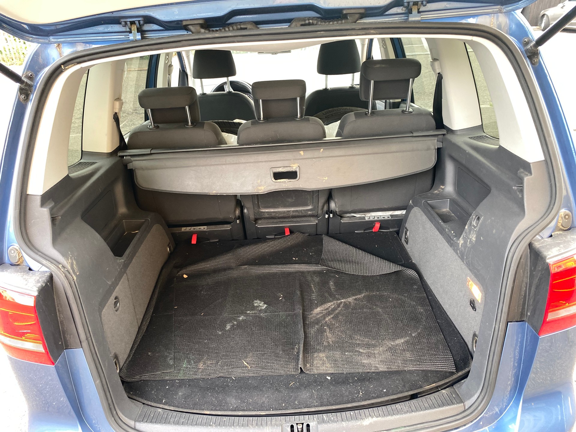 VW Touran 1.4 TSI Team DSG-image-10