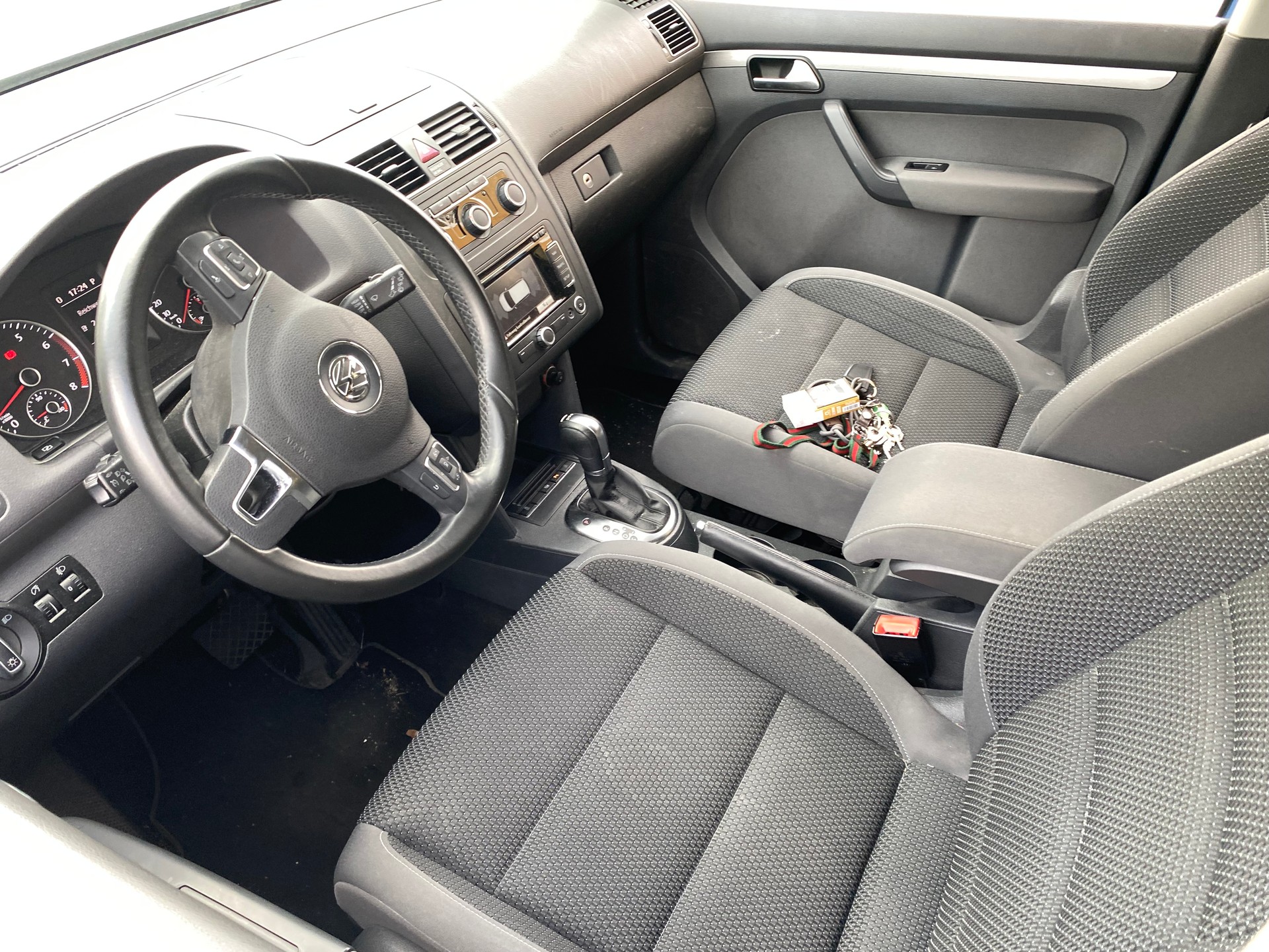 VW Touran 1.4 TSI Team DSG-image-7