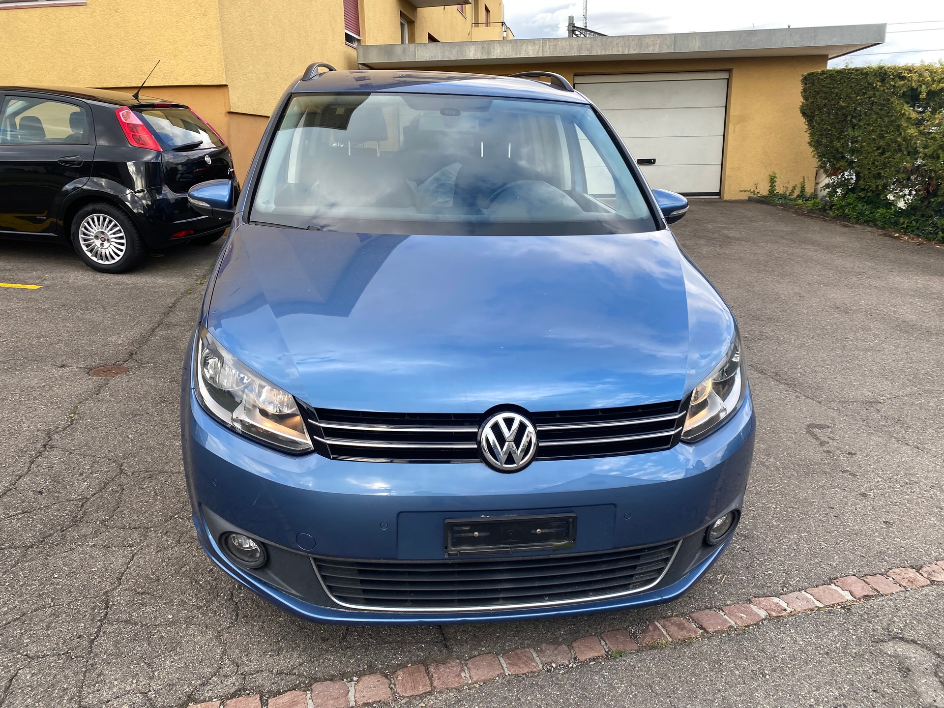 VW Touran 1.4 TSI Team DSG-image-1