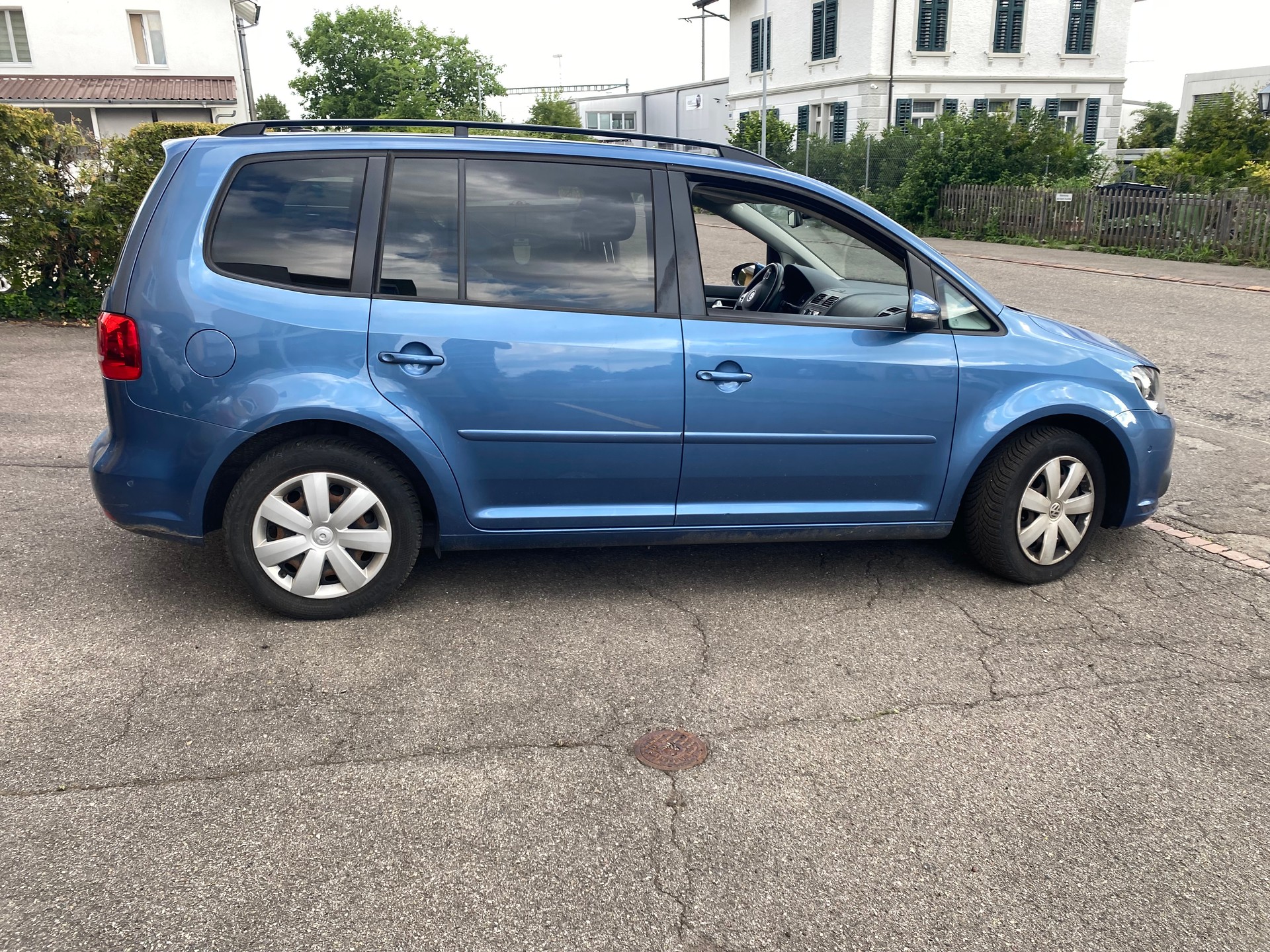VW Touran 1.4 TSI Team DSG-image-3