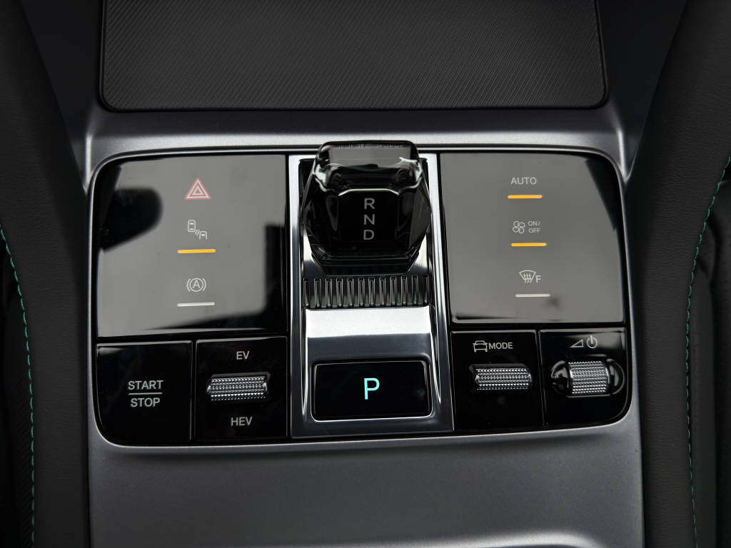 BYD Seal U DM-i Design AWD-image-12