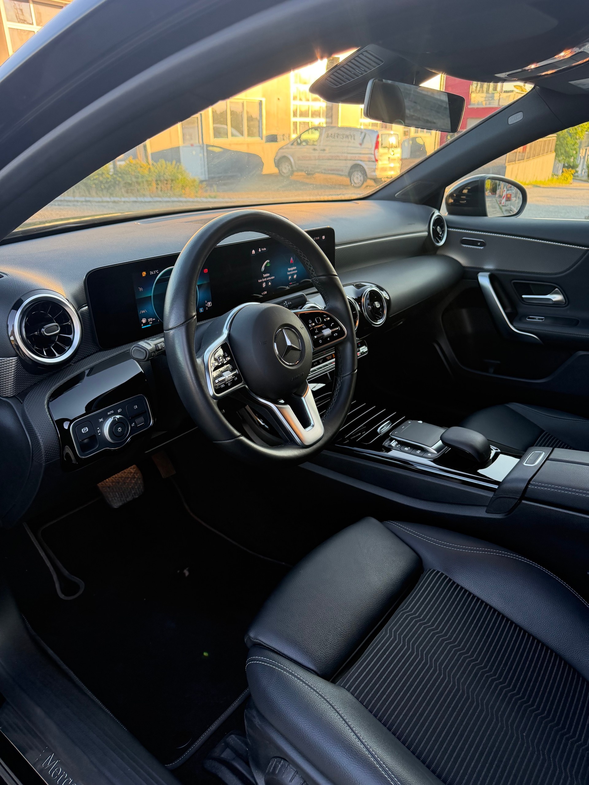 MERCEDES-BENZ A 180 Night Star 7G-DCT-image-8