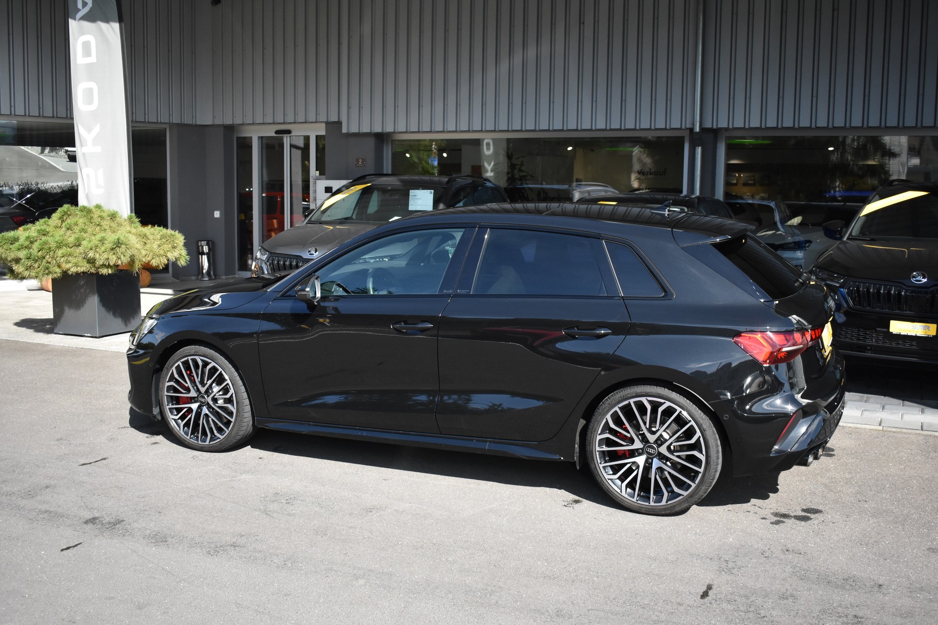AUDI S3 Sportback TFSI quattro S-tronic-image-3