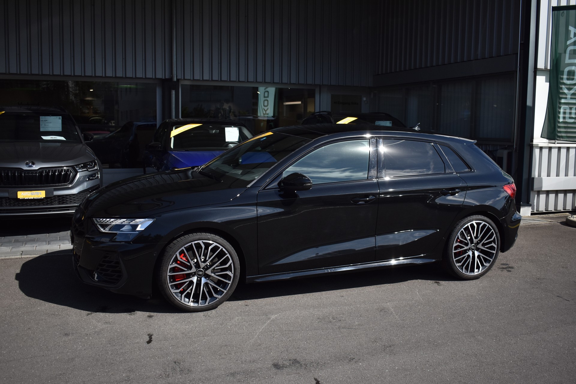 AUDI S3 Sportback TFSI quattro S-tronic-image-2