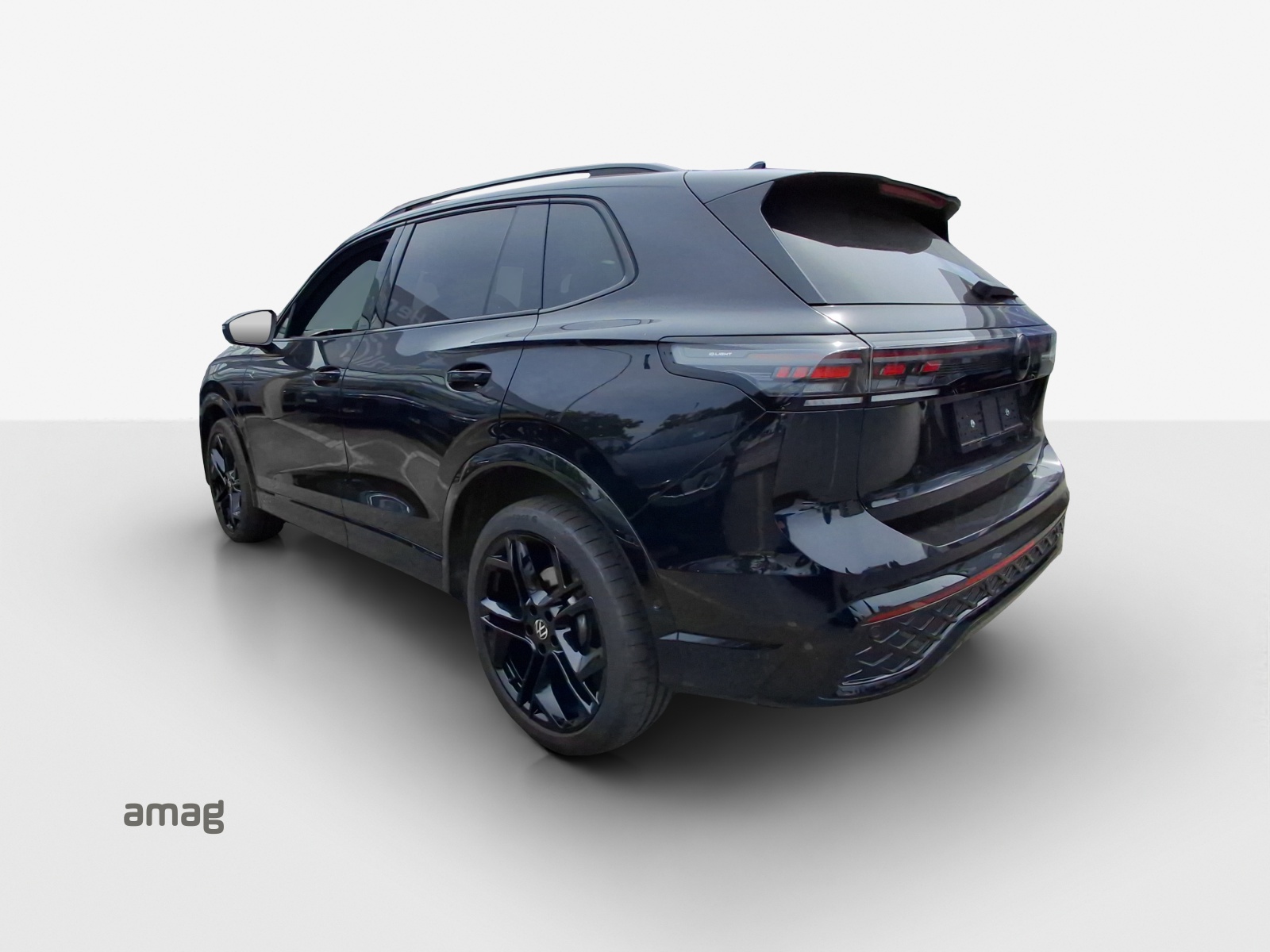 VW Tiguan 2.0 TSI DSG R-Line 4Motion-image-2