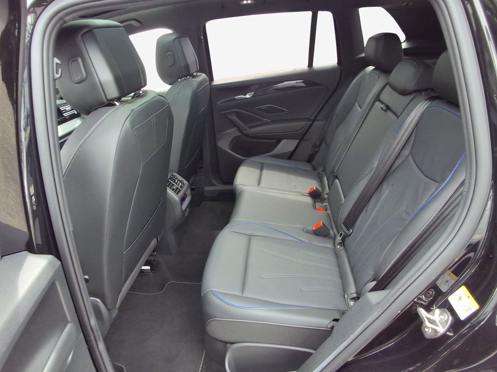 VW Tiguan 2.0 TSI DSG R-Line 4Motion-image-11