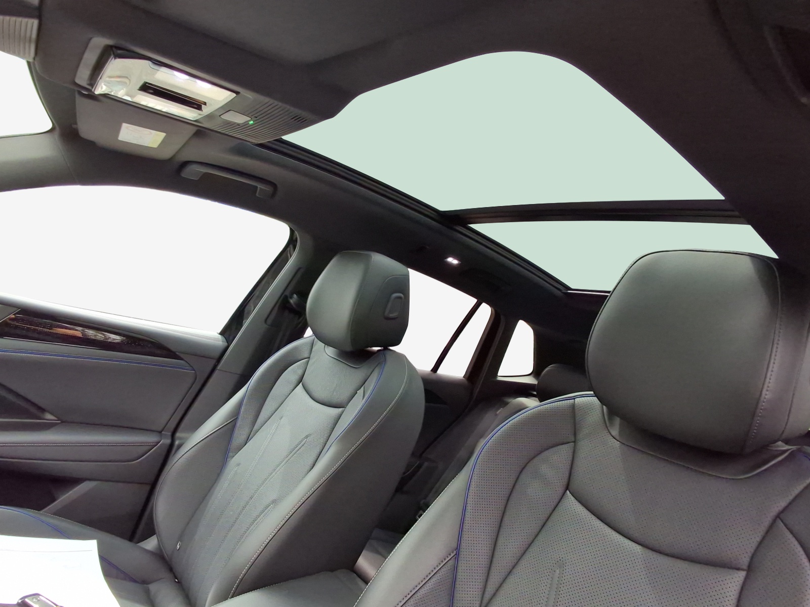 VW Tiguan 2.0 TSI DSG R-Line 4Motion-image-15