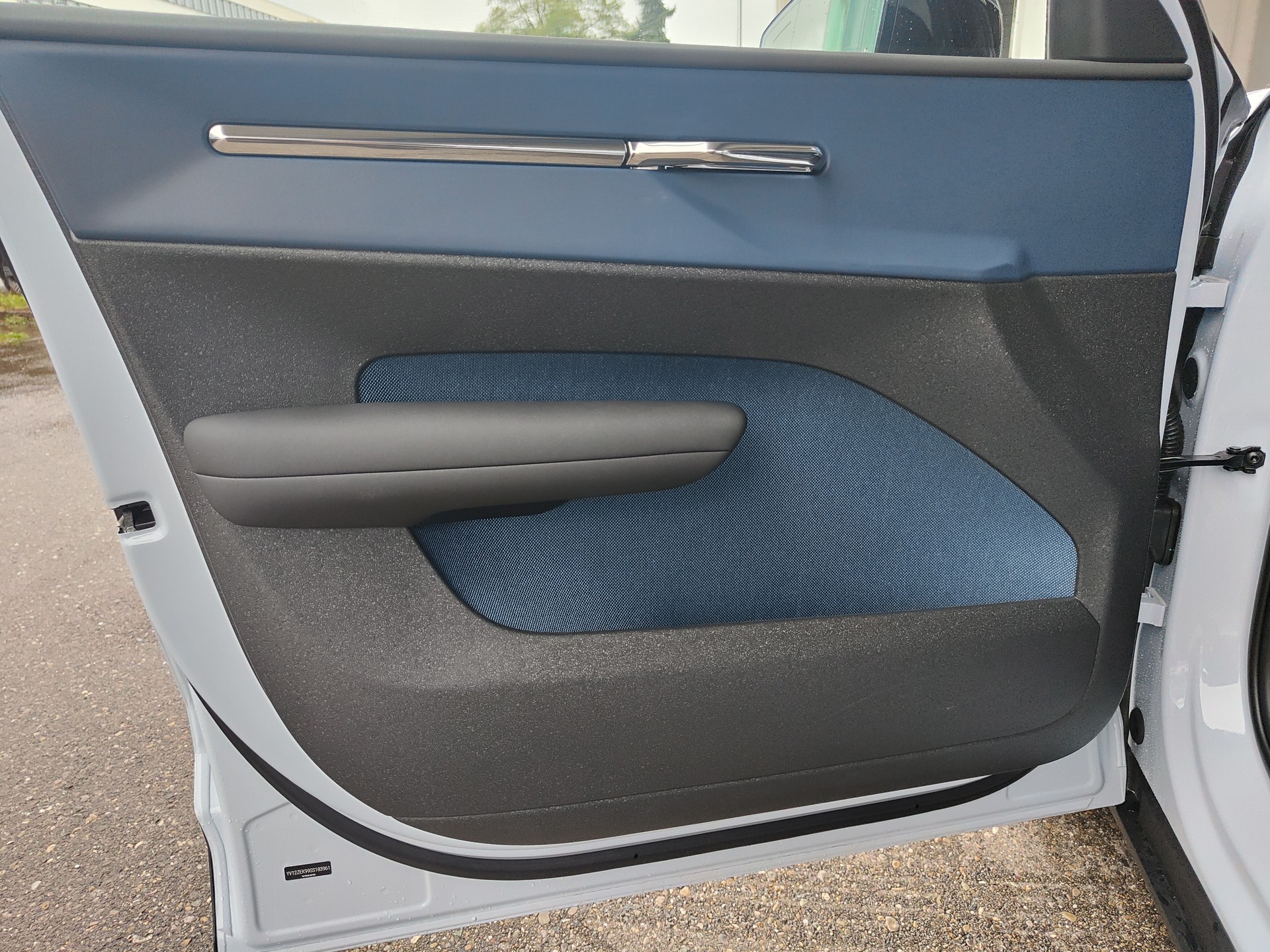 VOLVO EX30 E60 69kWh Twin Ultra-image-6