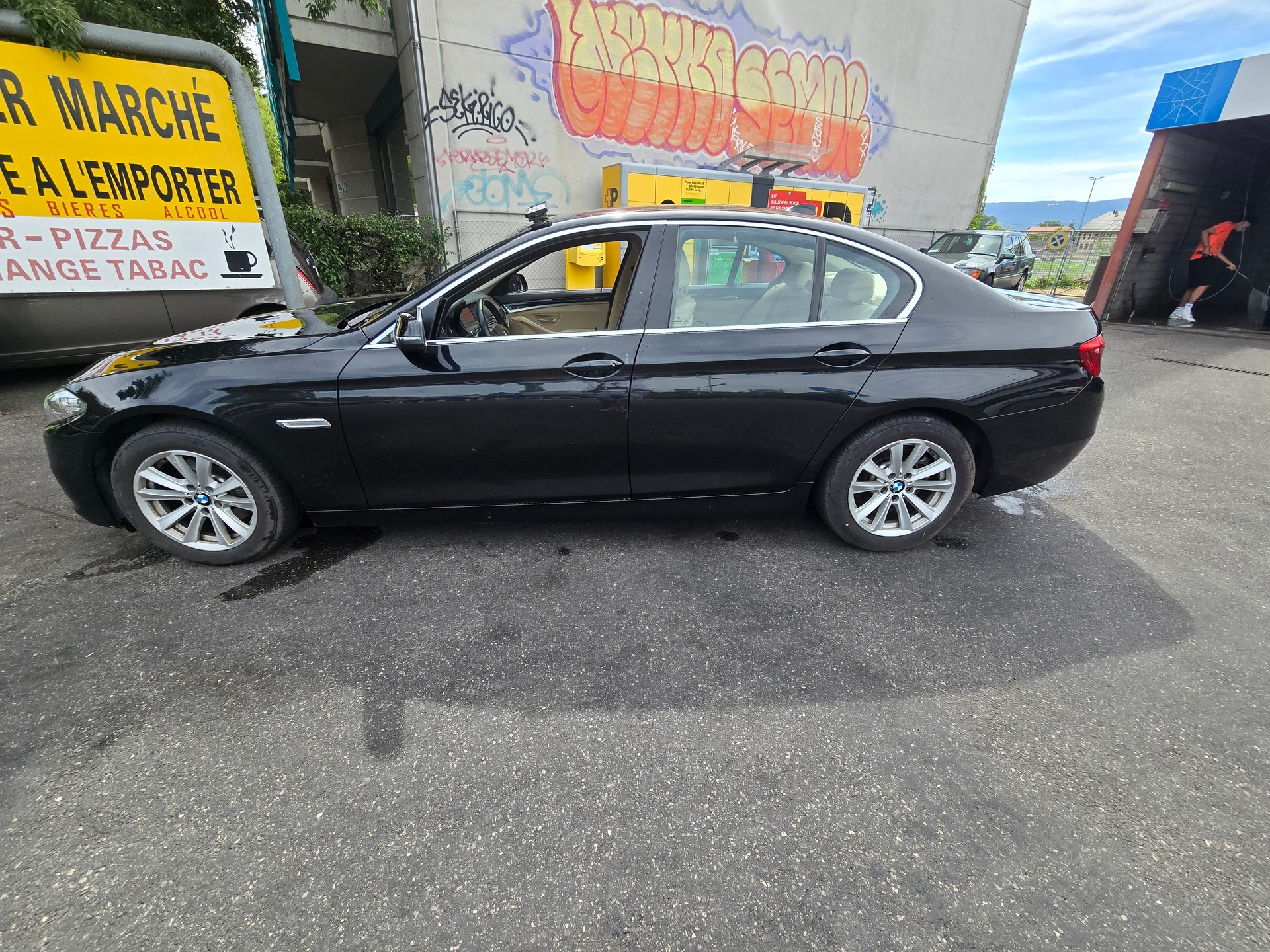 BMW 520i Luxury Line-image-11