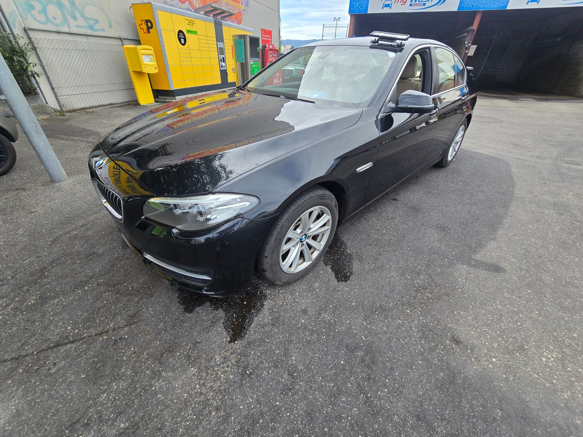 BMW 520i Luxury Line-image-1
