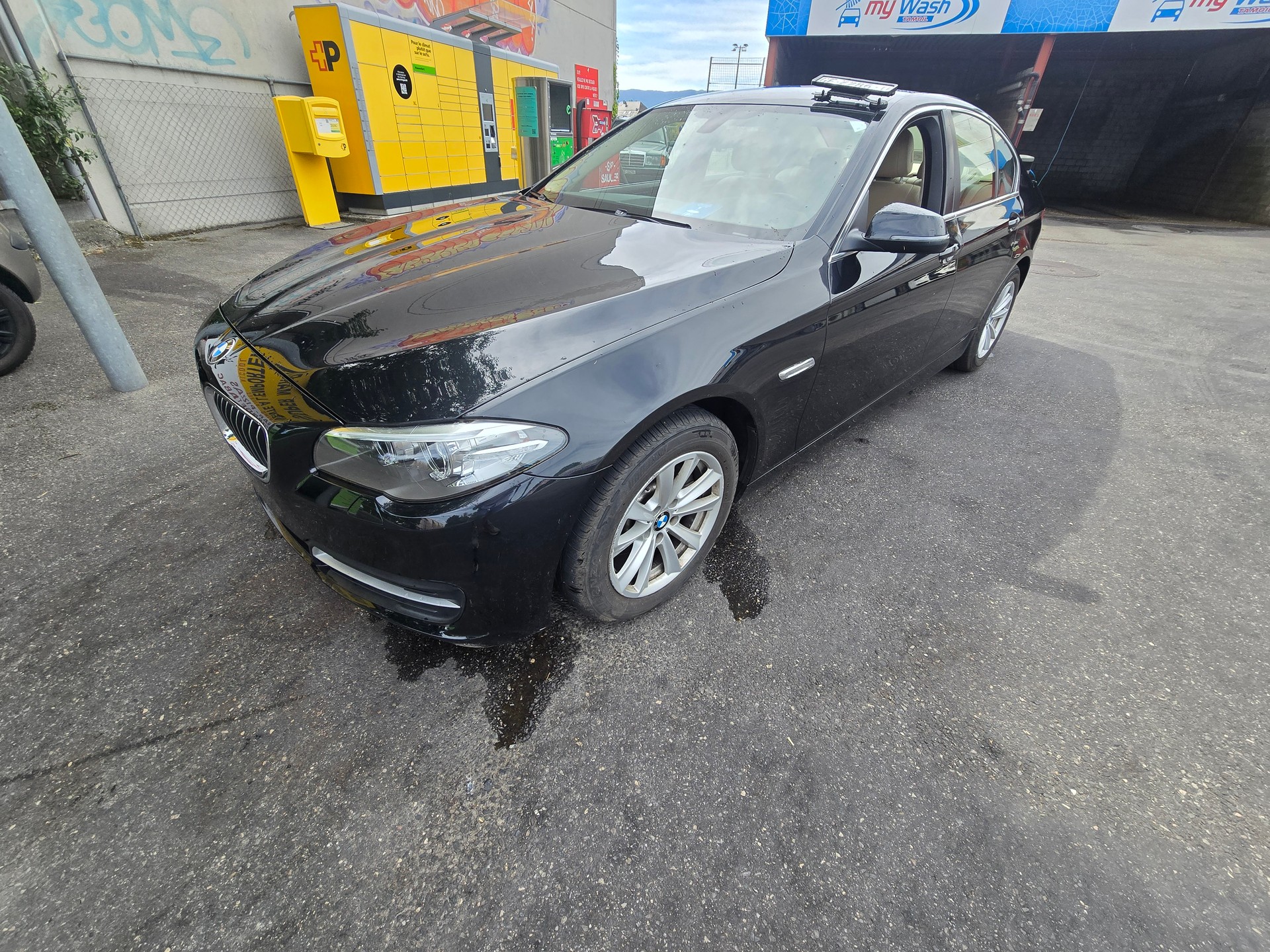 BMW 520i Luxury Line-image-9