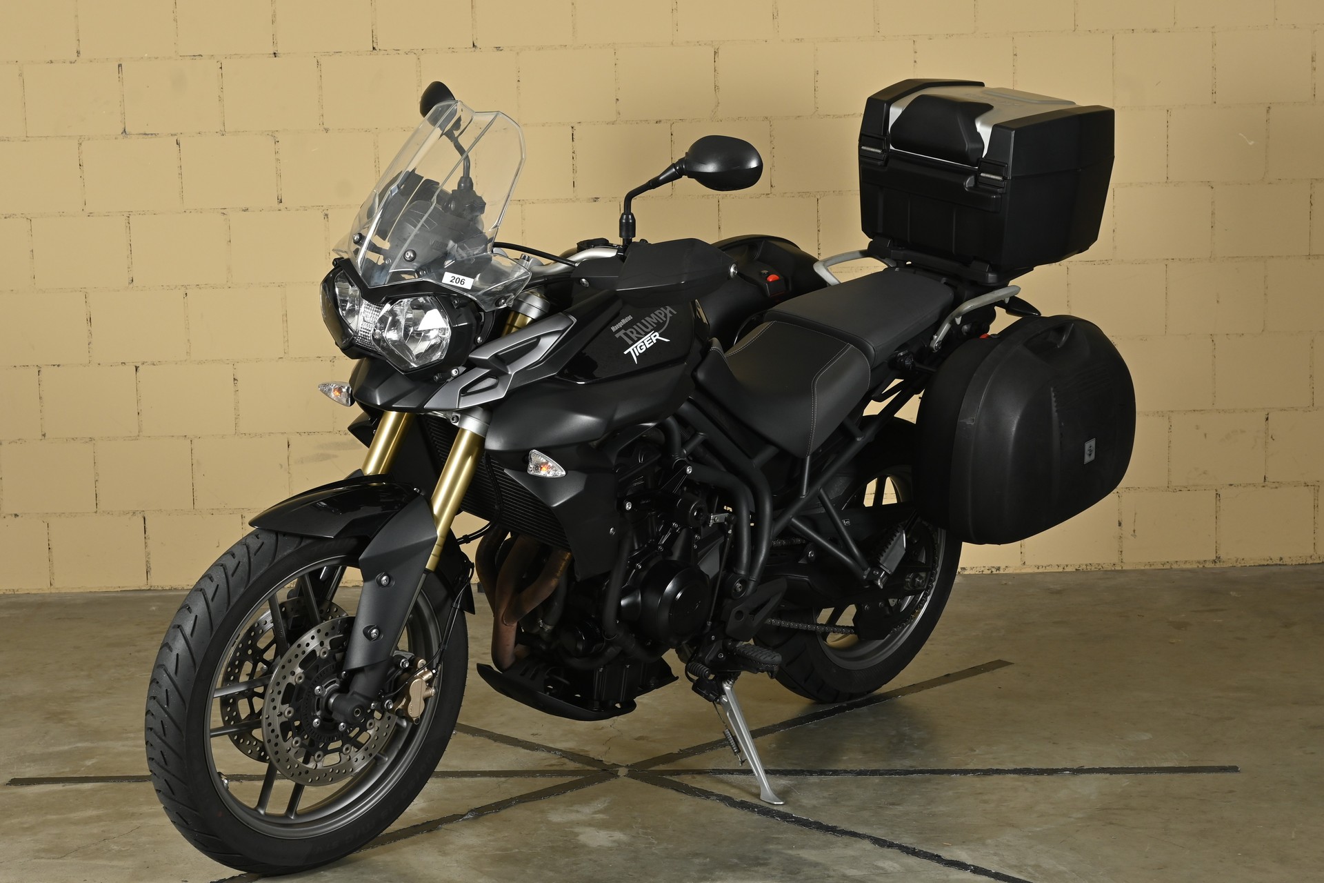 TRIUMPH Tiger 800 ABS-showroom-element-2