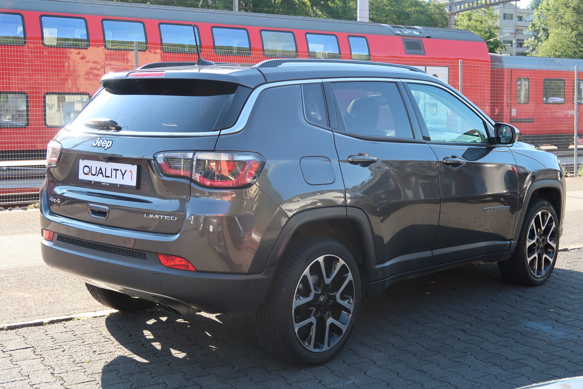 JEEP Compass 1.4 Turbo Limited AWD 9ATX-showroom-element-3