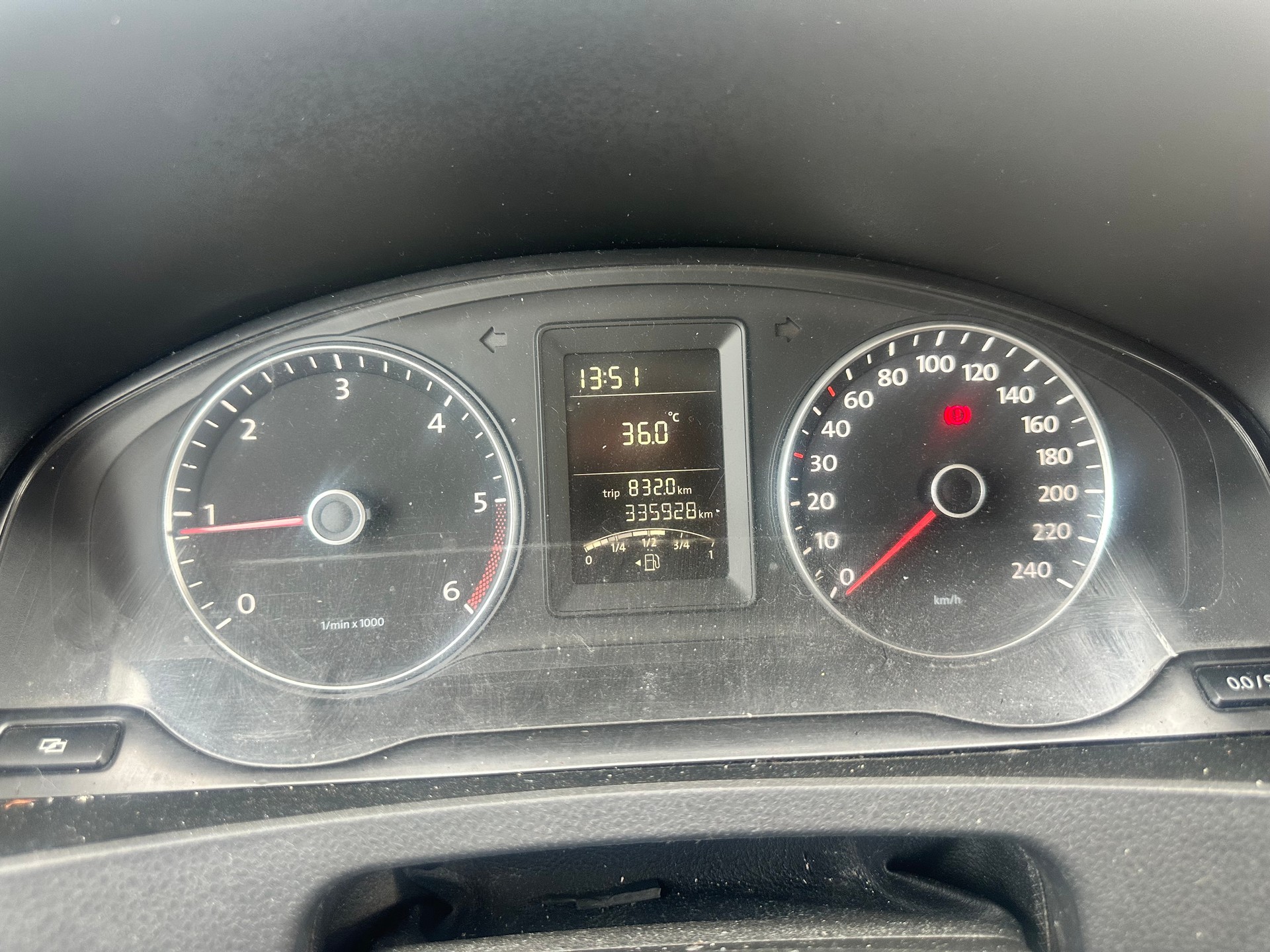 VW T5 2.0 TDI-image-9