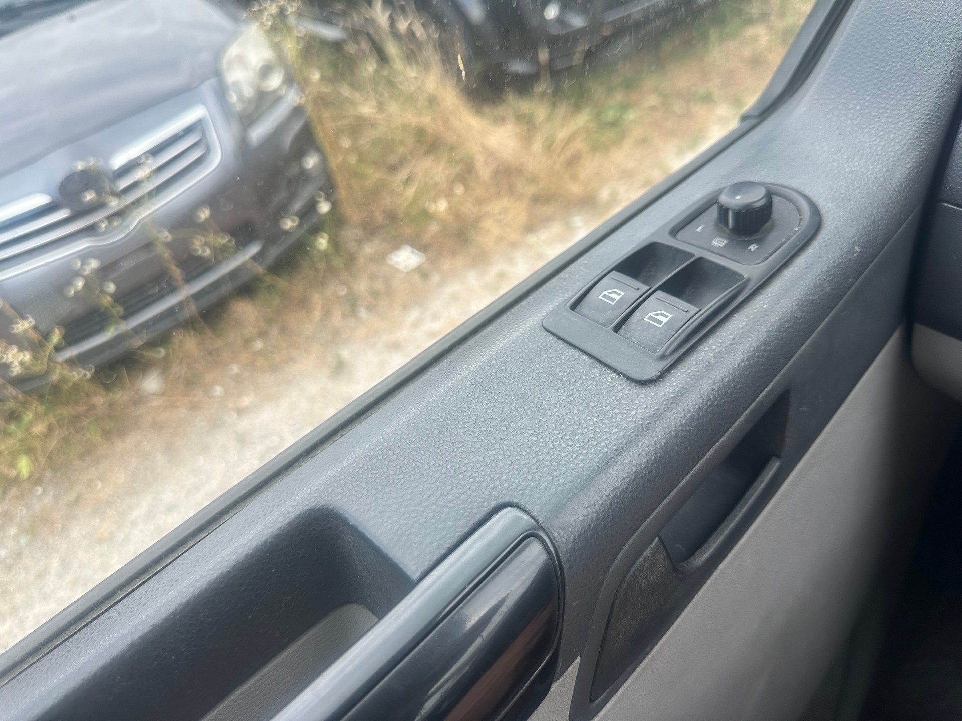 VW T5 2.0 TDI-image-8